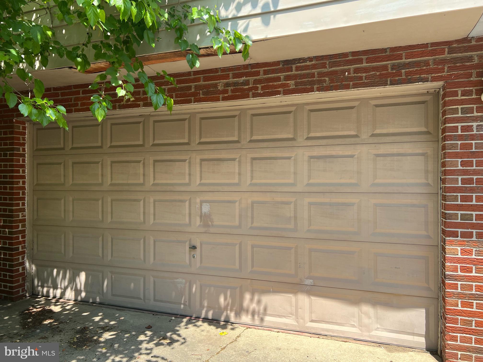 DEFENSE HEIGHTS - Land