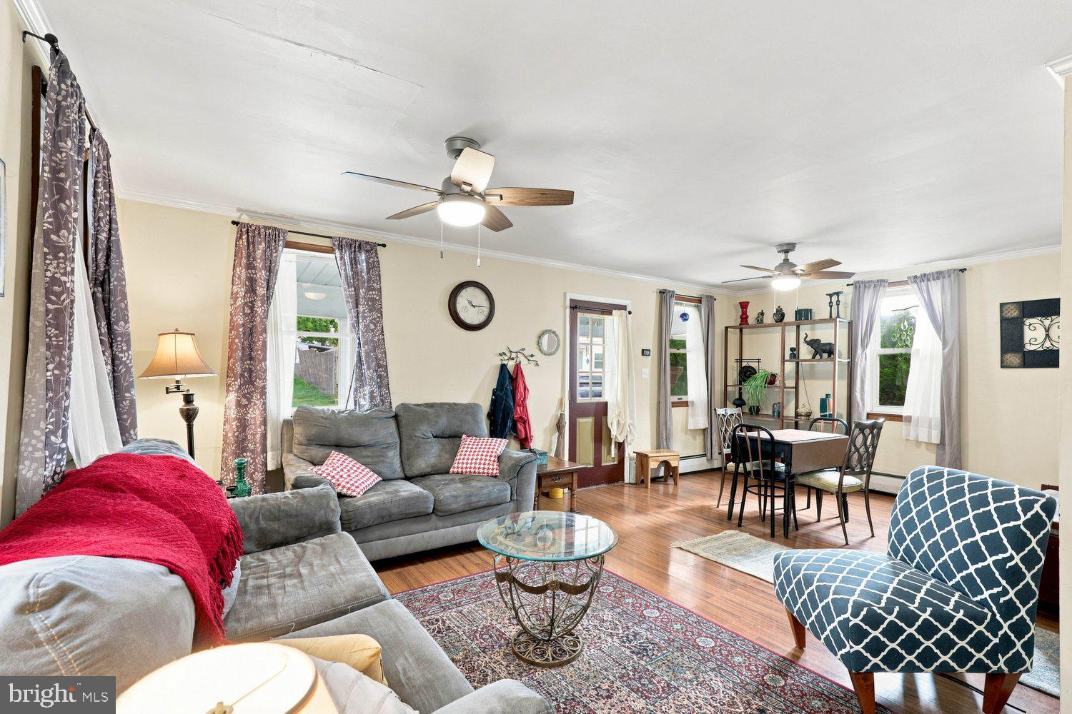 24 E CARPENTER AVENUE