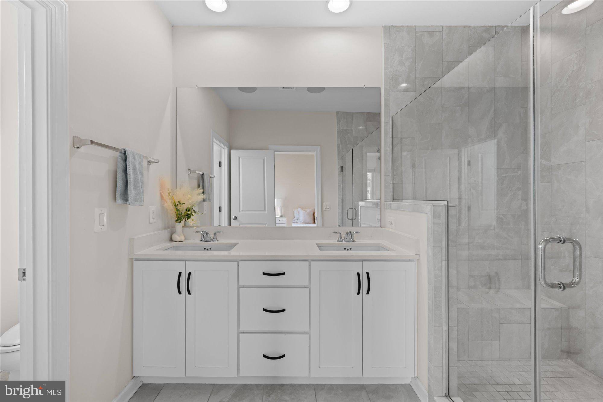 ONE LOUDOUN - Residential