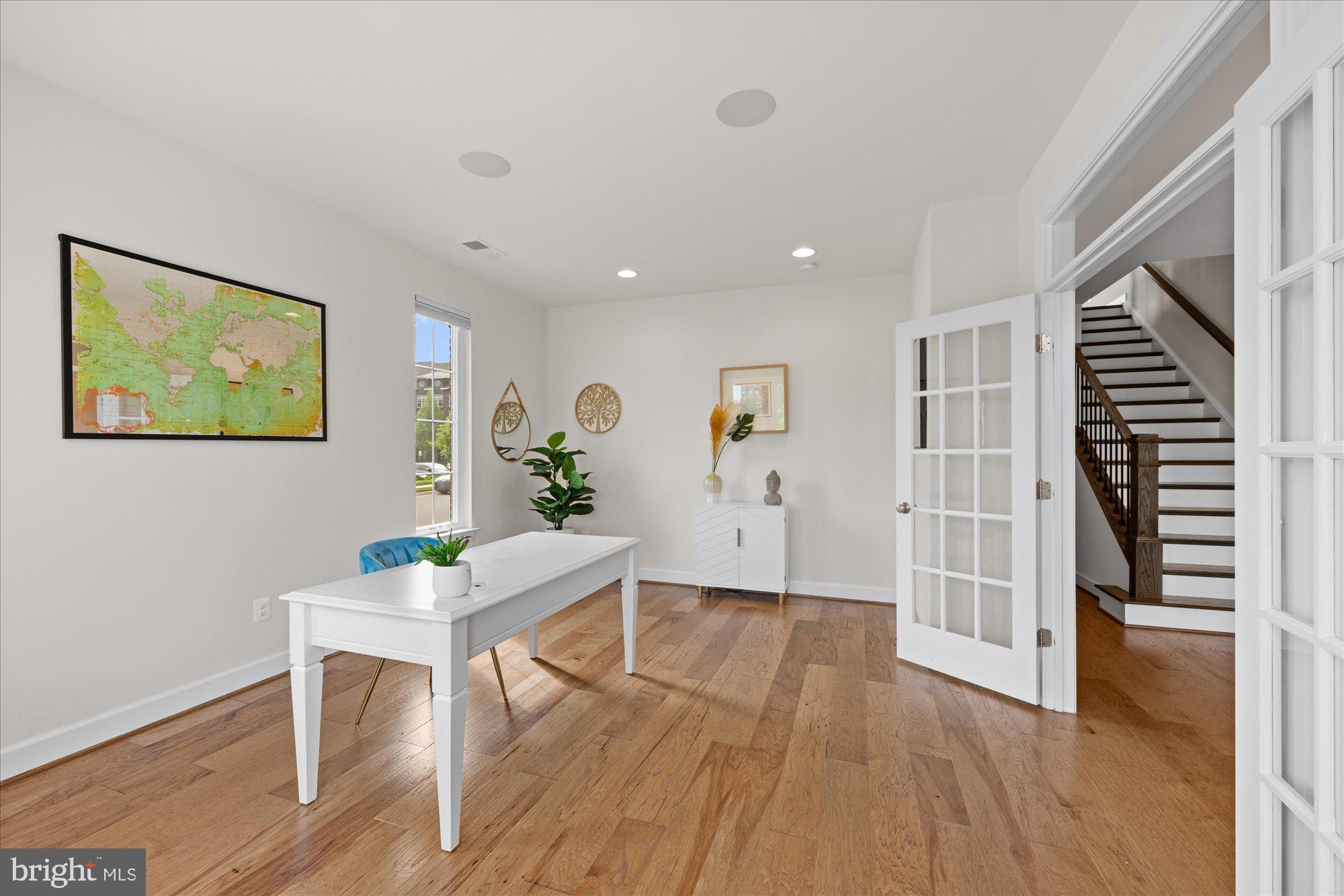 ONE LOUDOUN - Residential