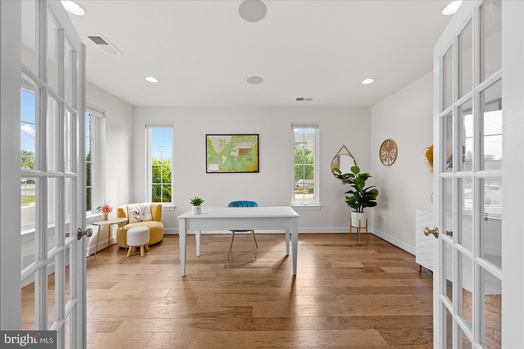 ONE LOUDOUN - Residential