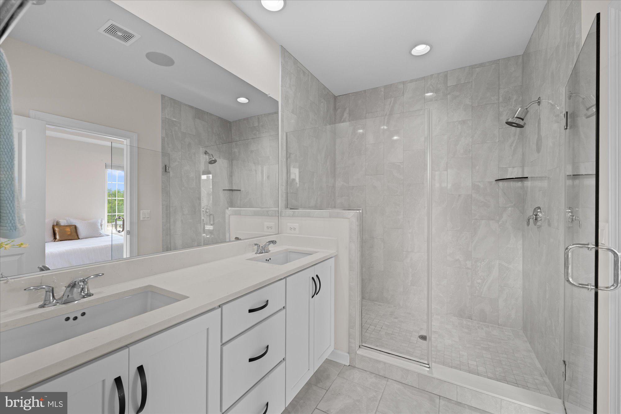 ONE LOUDOUN - Residential