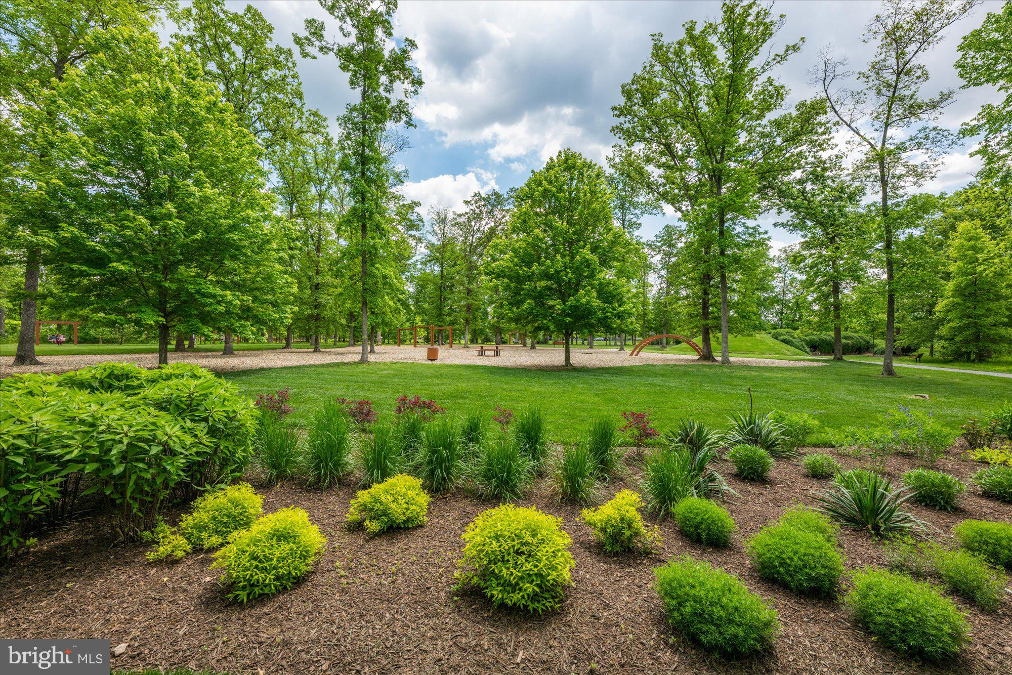 ONE LOUDOUN - Residential