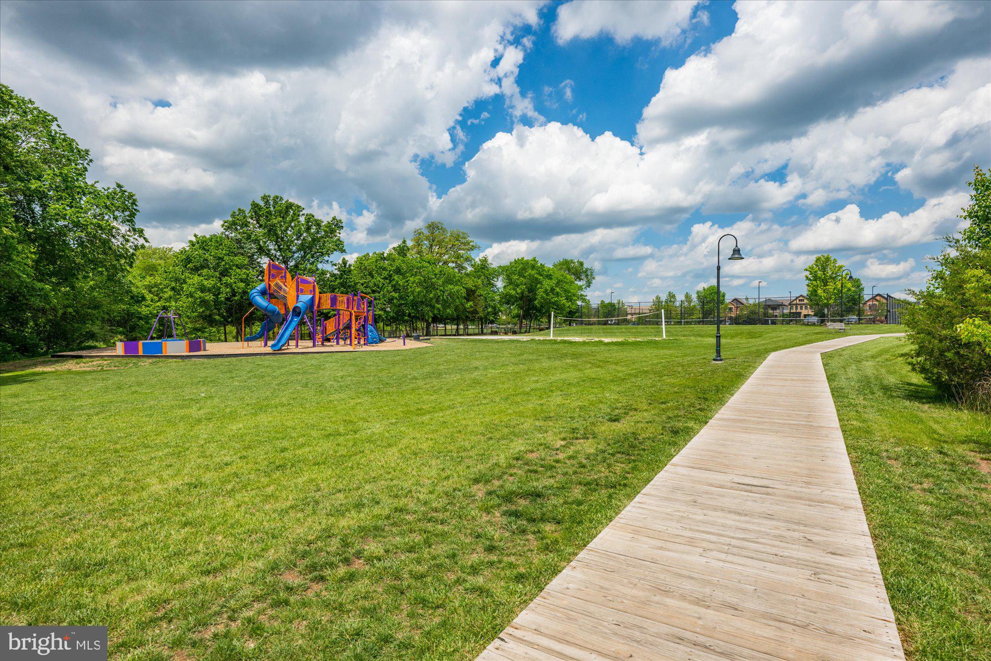 ONE LOUDOUN - Residential