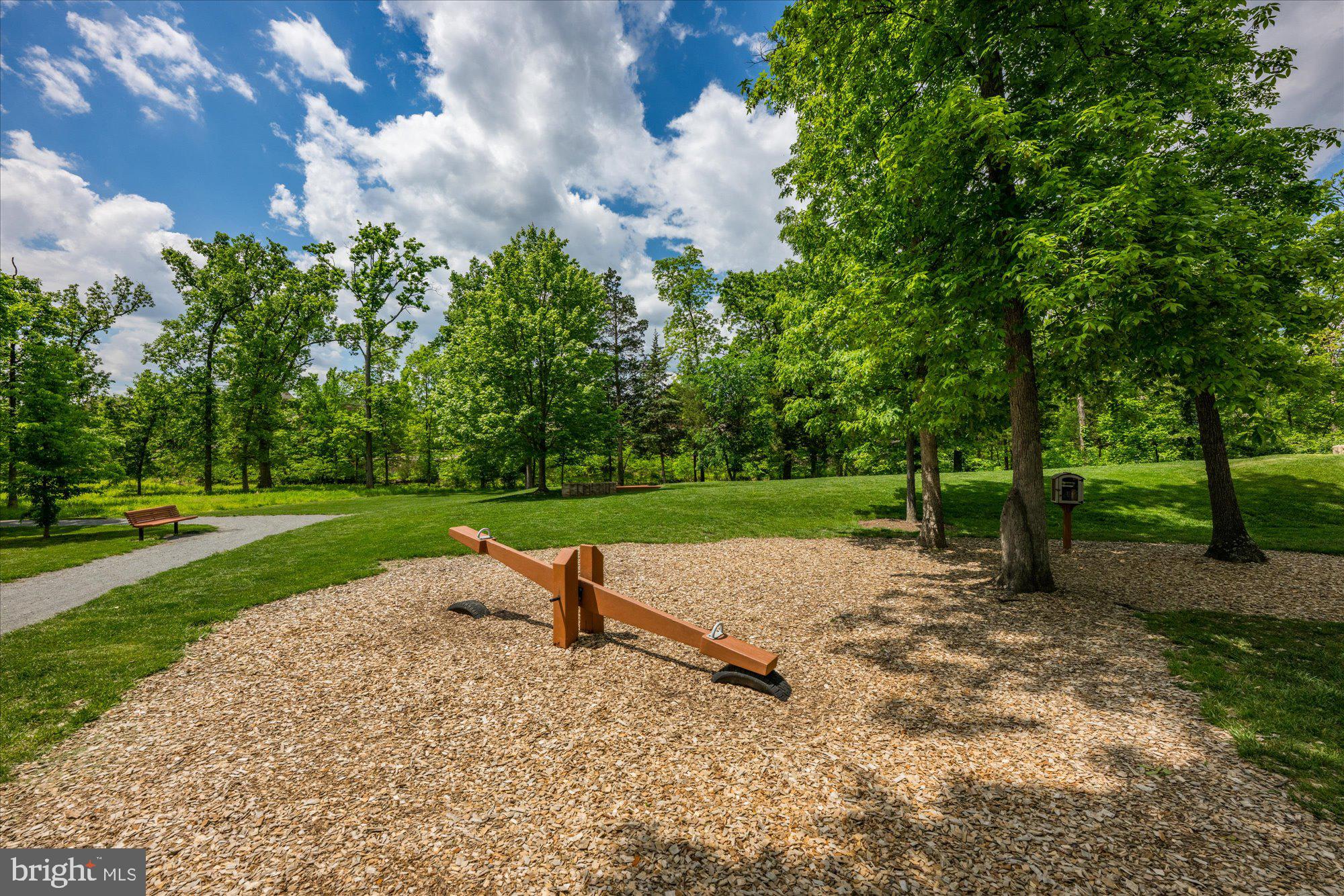 ONE LOUDOUN - Residential