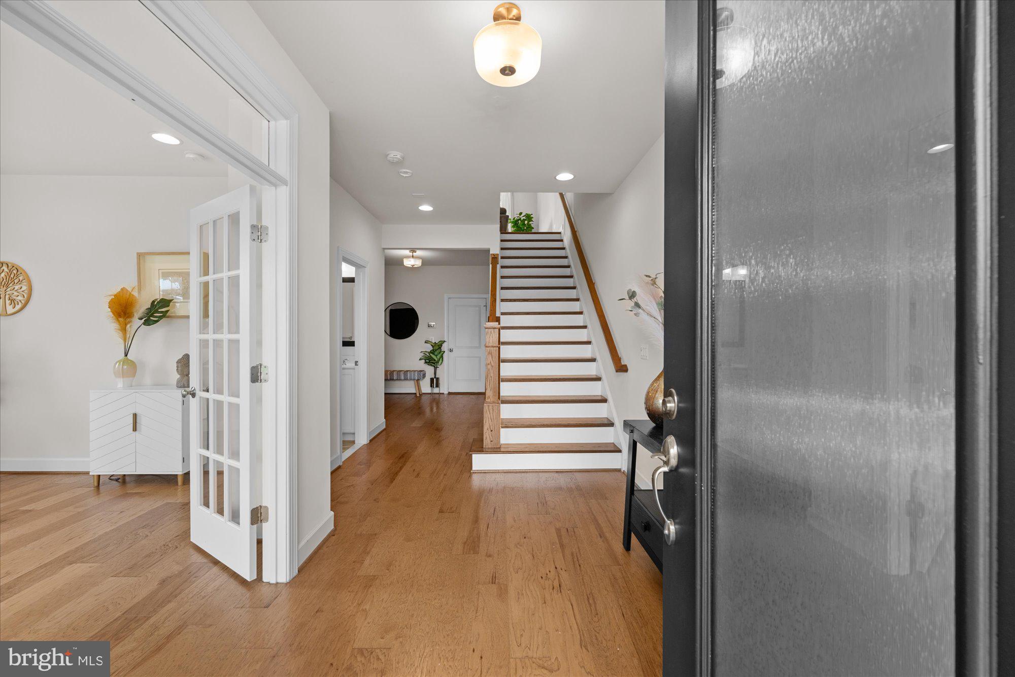 ONE LOUDOUN - Residential