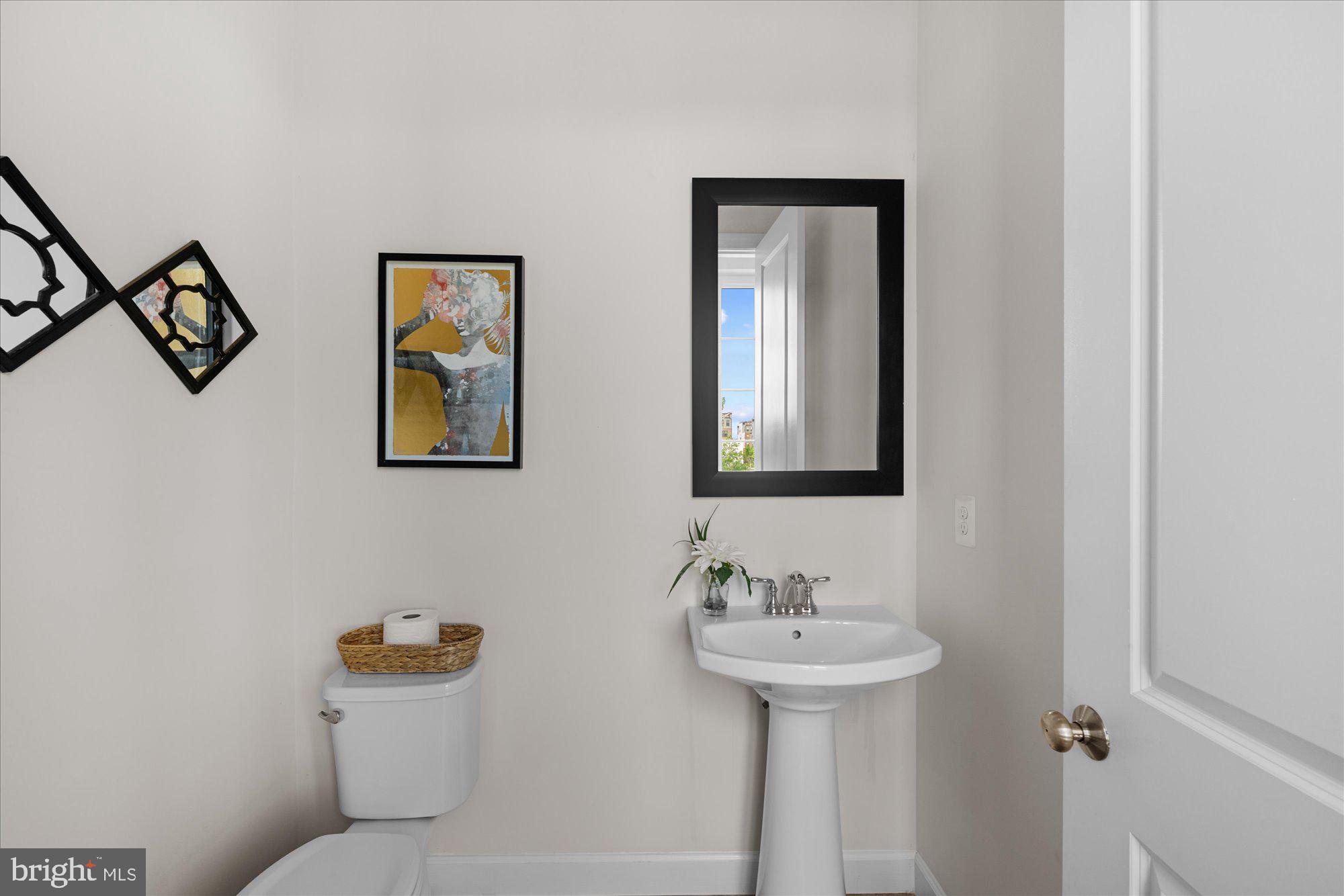 ONE LOUDOUN - Residential