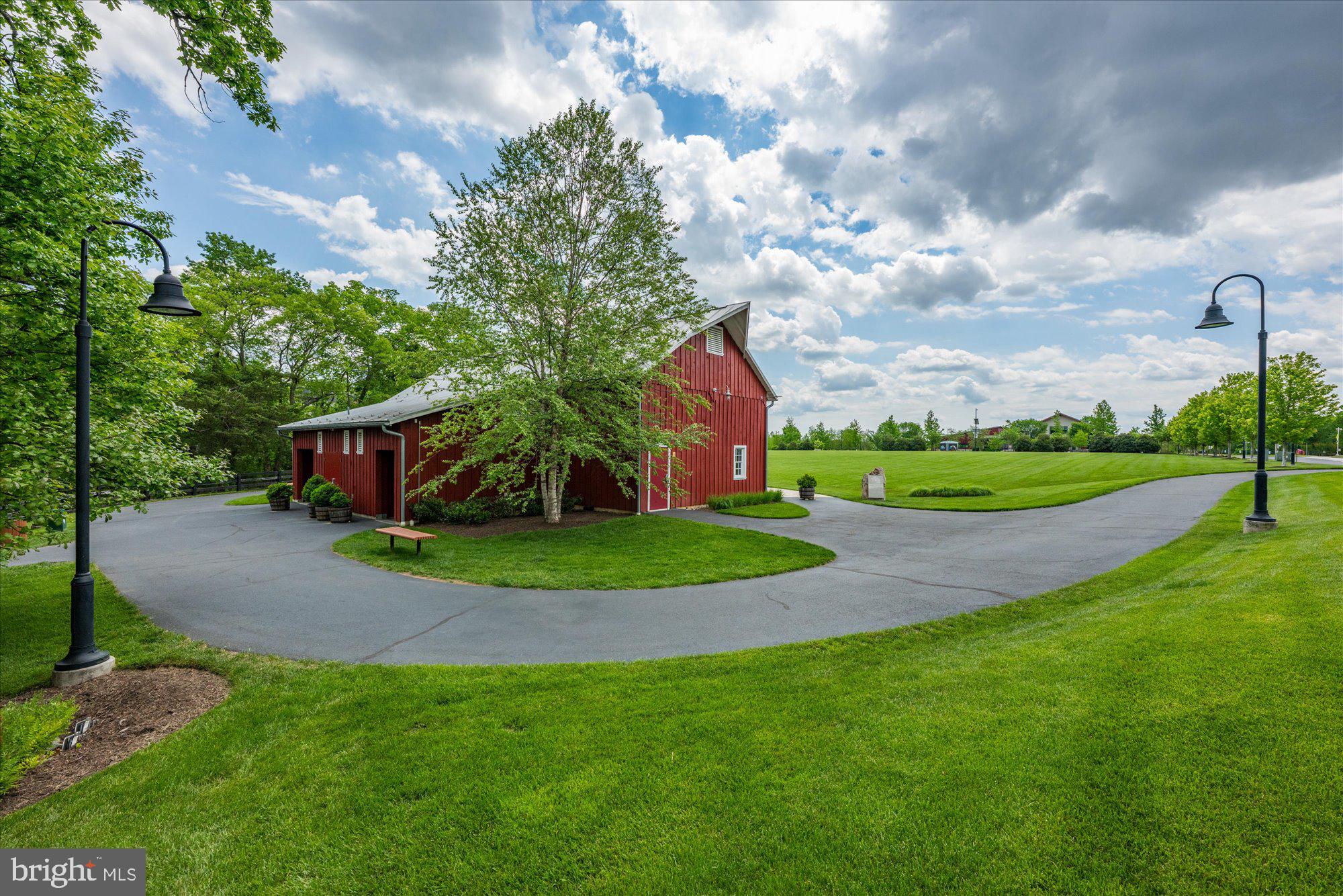 ONE LOUDOUN - Residential