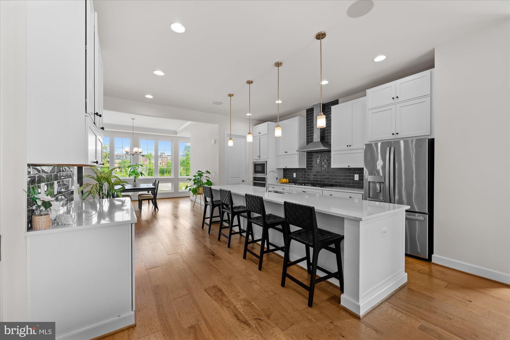 ONE LOUDOUN - Residential