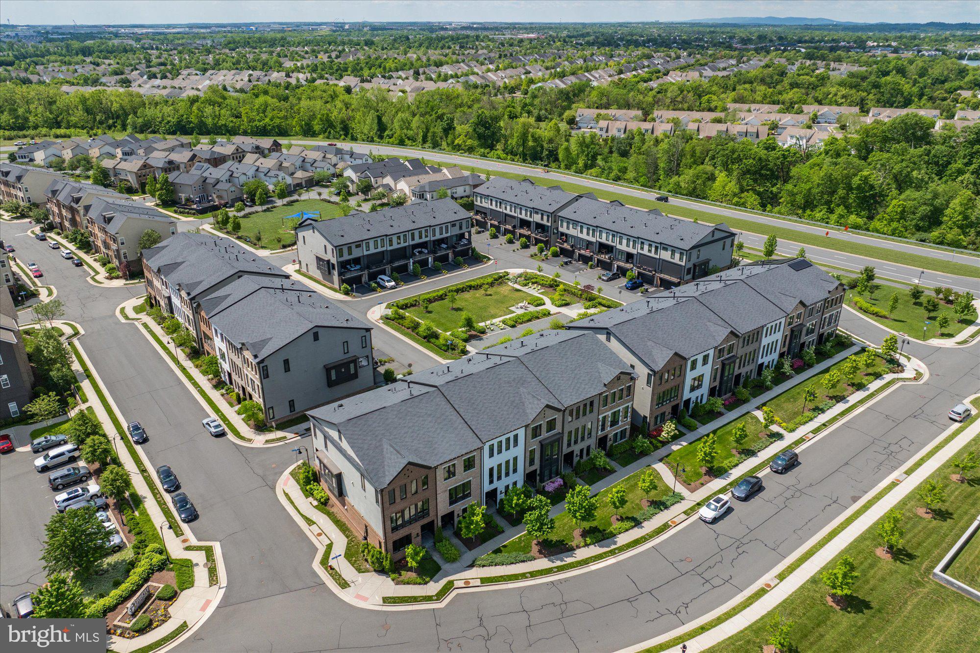 ONE LOUDOUN - Residential
