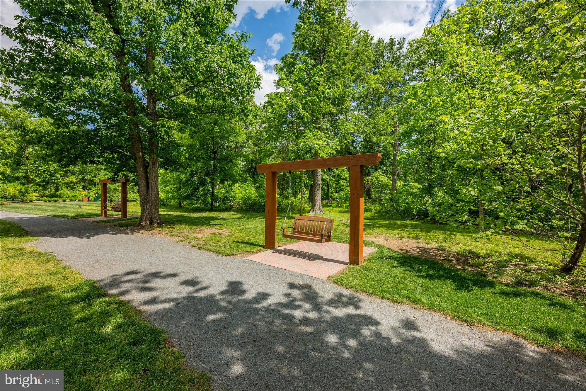 ONE LOUDOUN - Residential