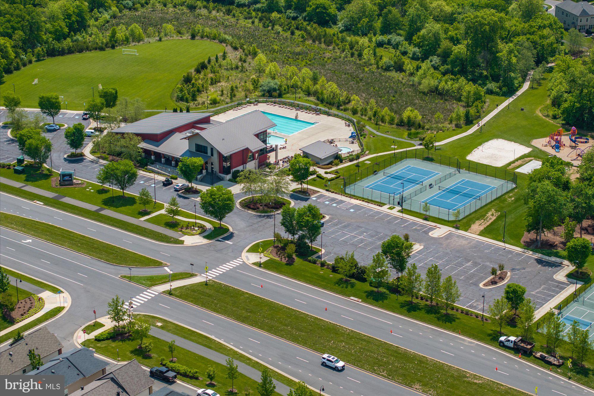 ONE LOUDOUN - Residential