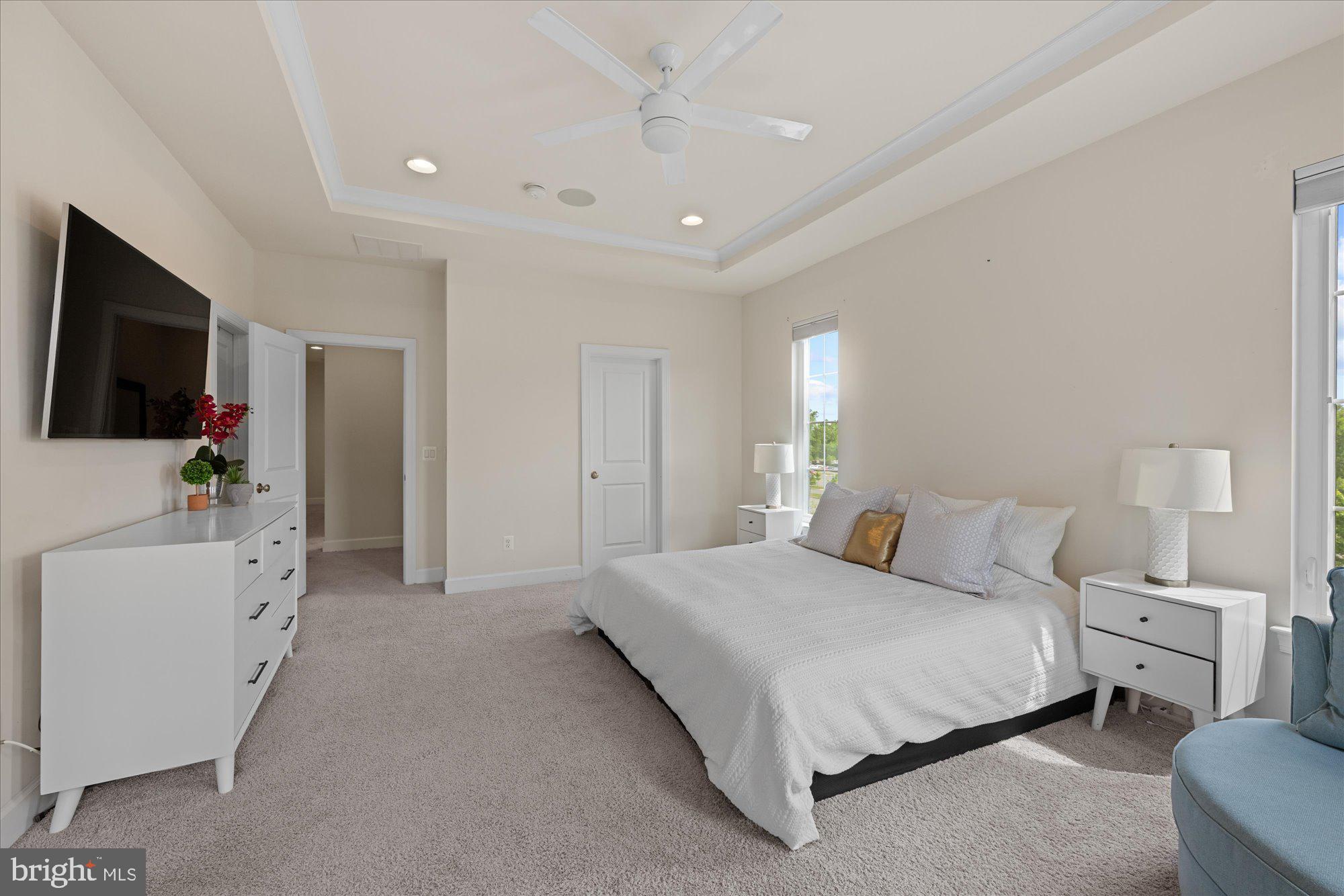 ONE LOUDOUN - Residential