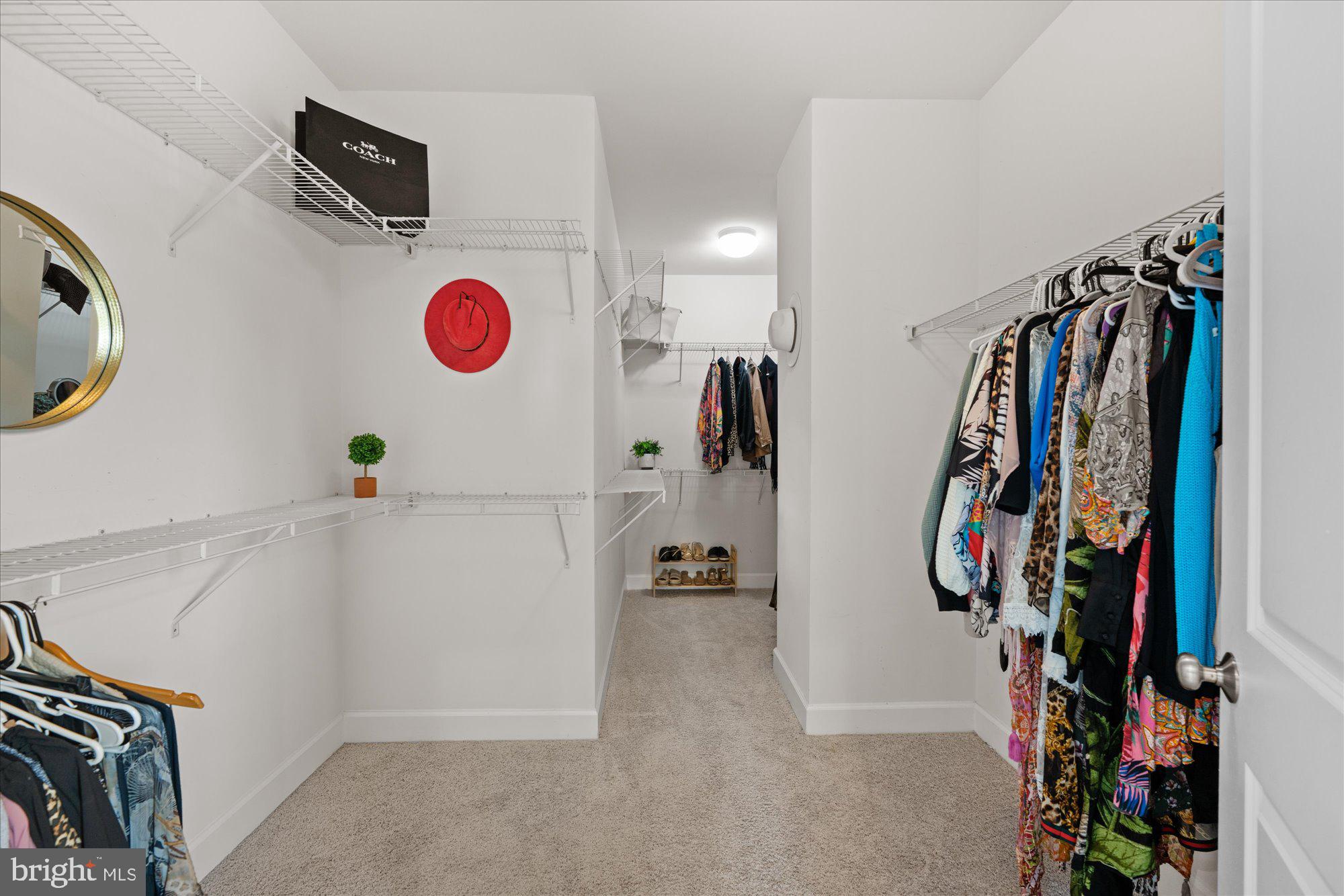 ONE LOUDOUN - Residential