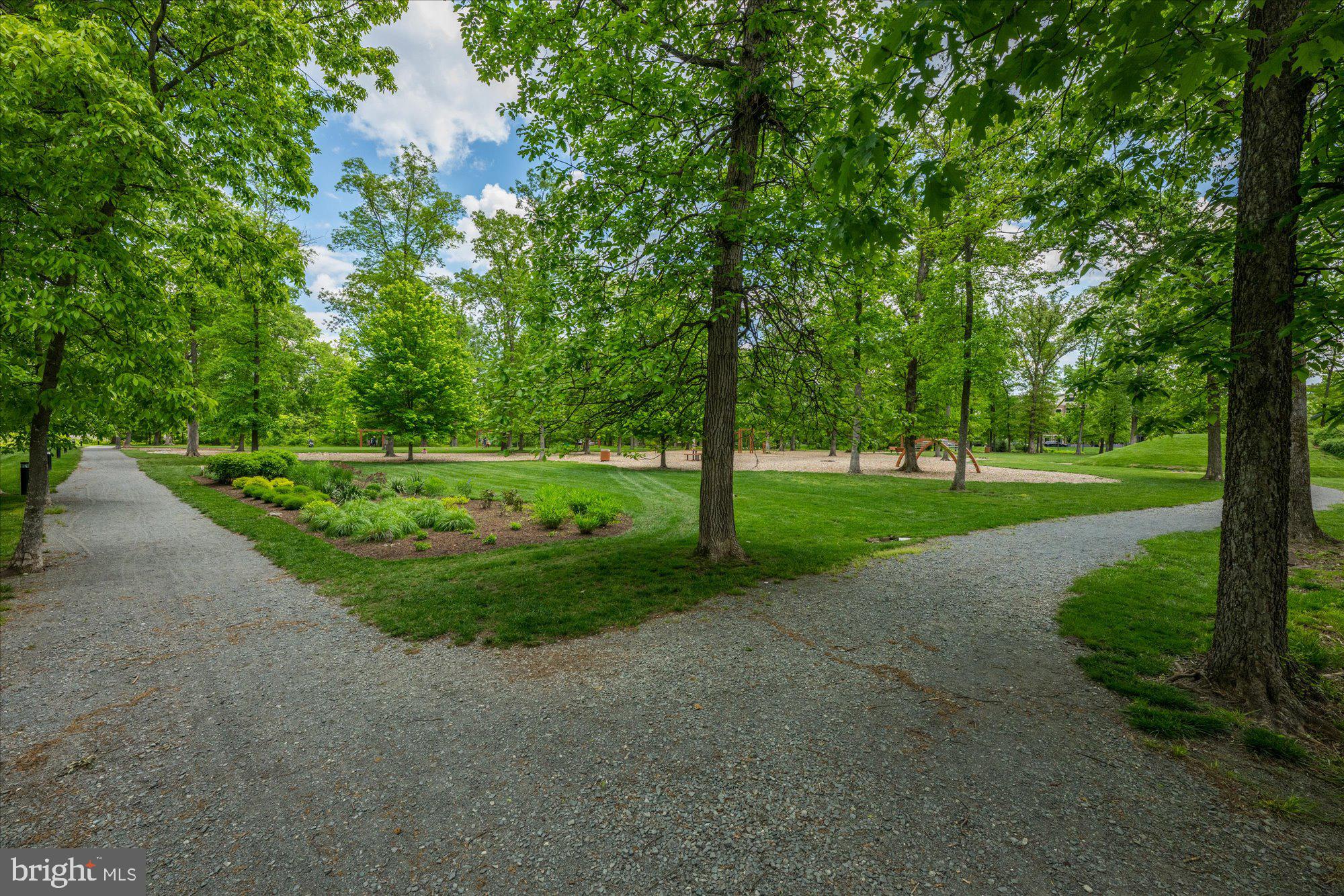 ONE LOUDOUN - Residential