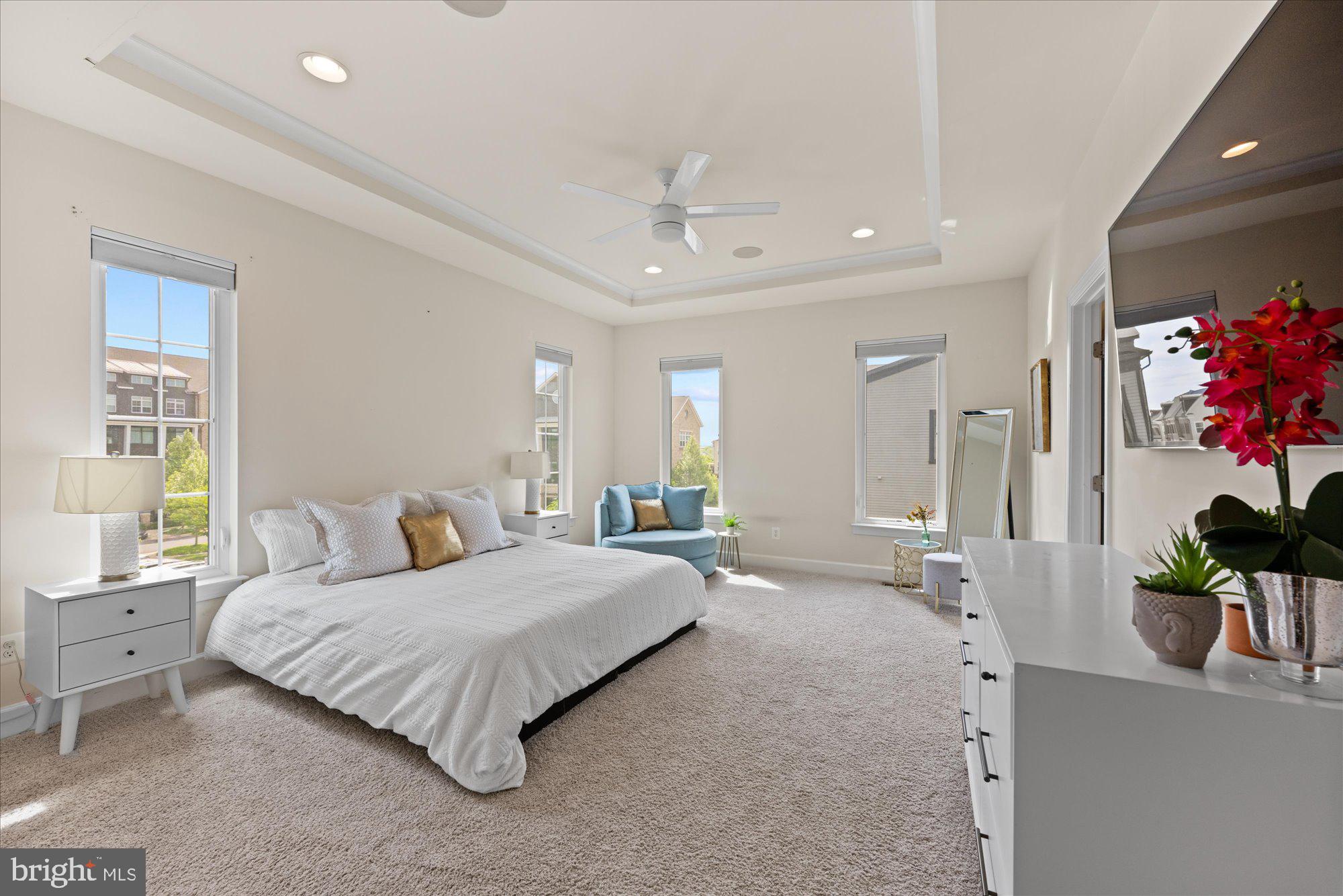 ONE LOUDOUN - Residential