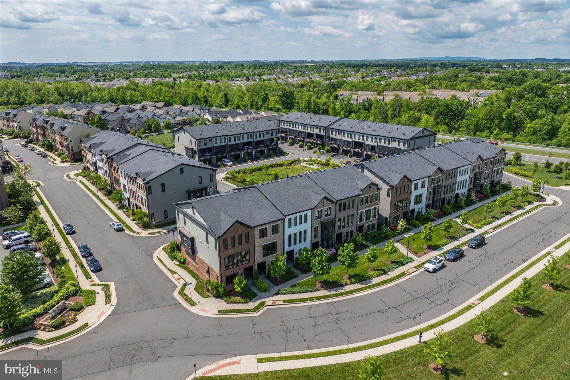 ONE LOUDOUN - Residential