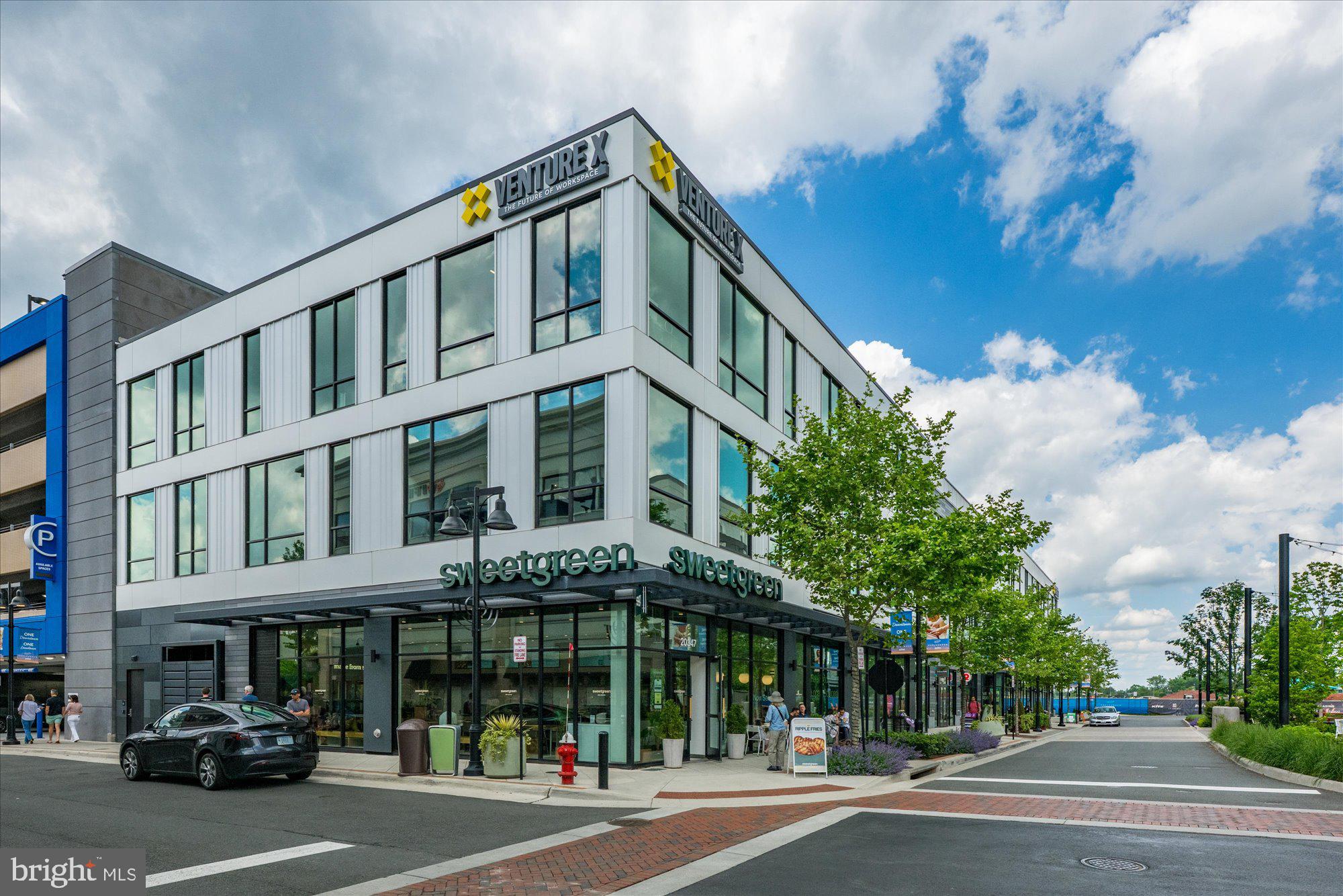 ONE LOUDOUN - Residential