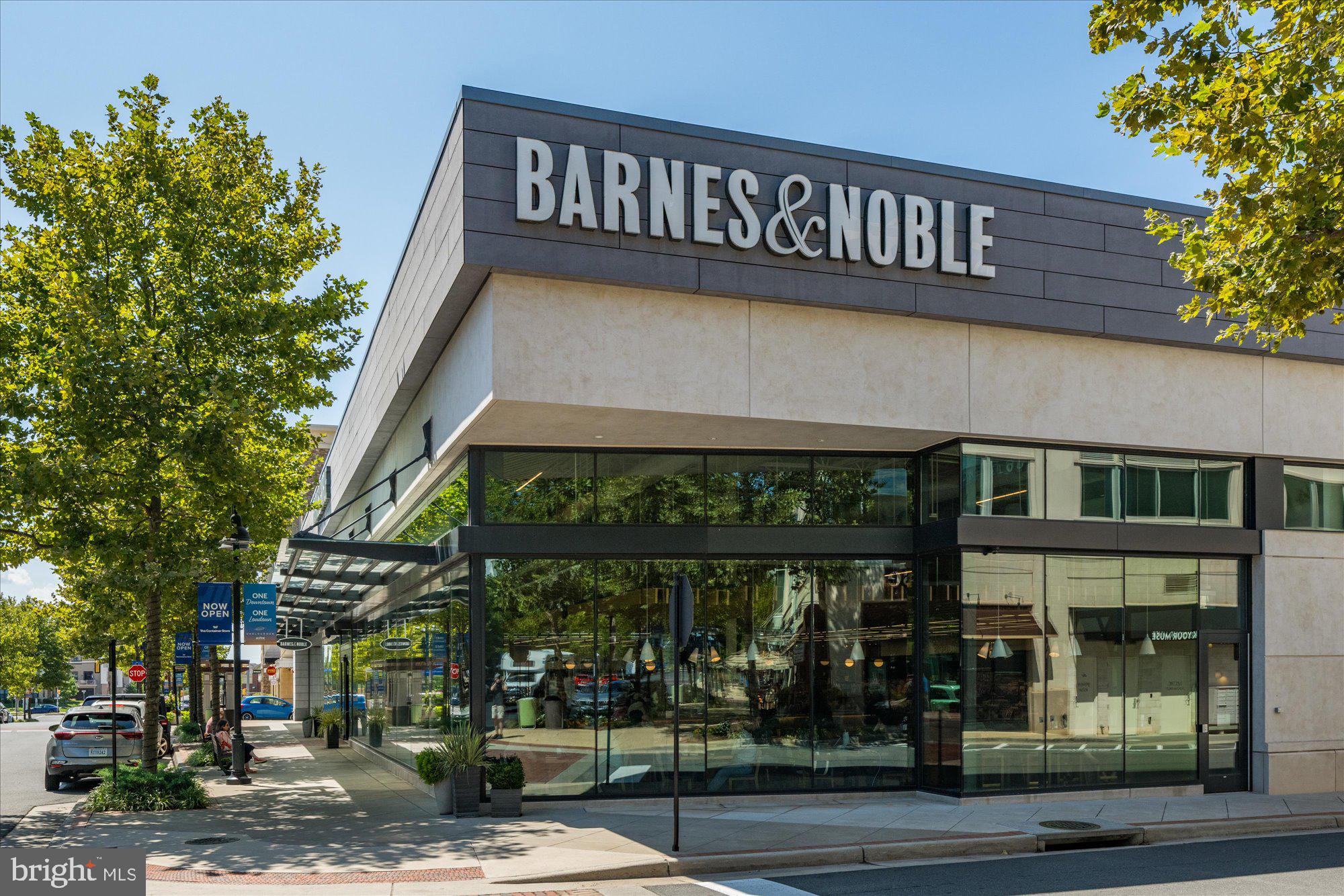 ONE LOUDOUN - Residential