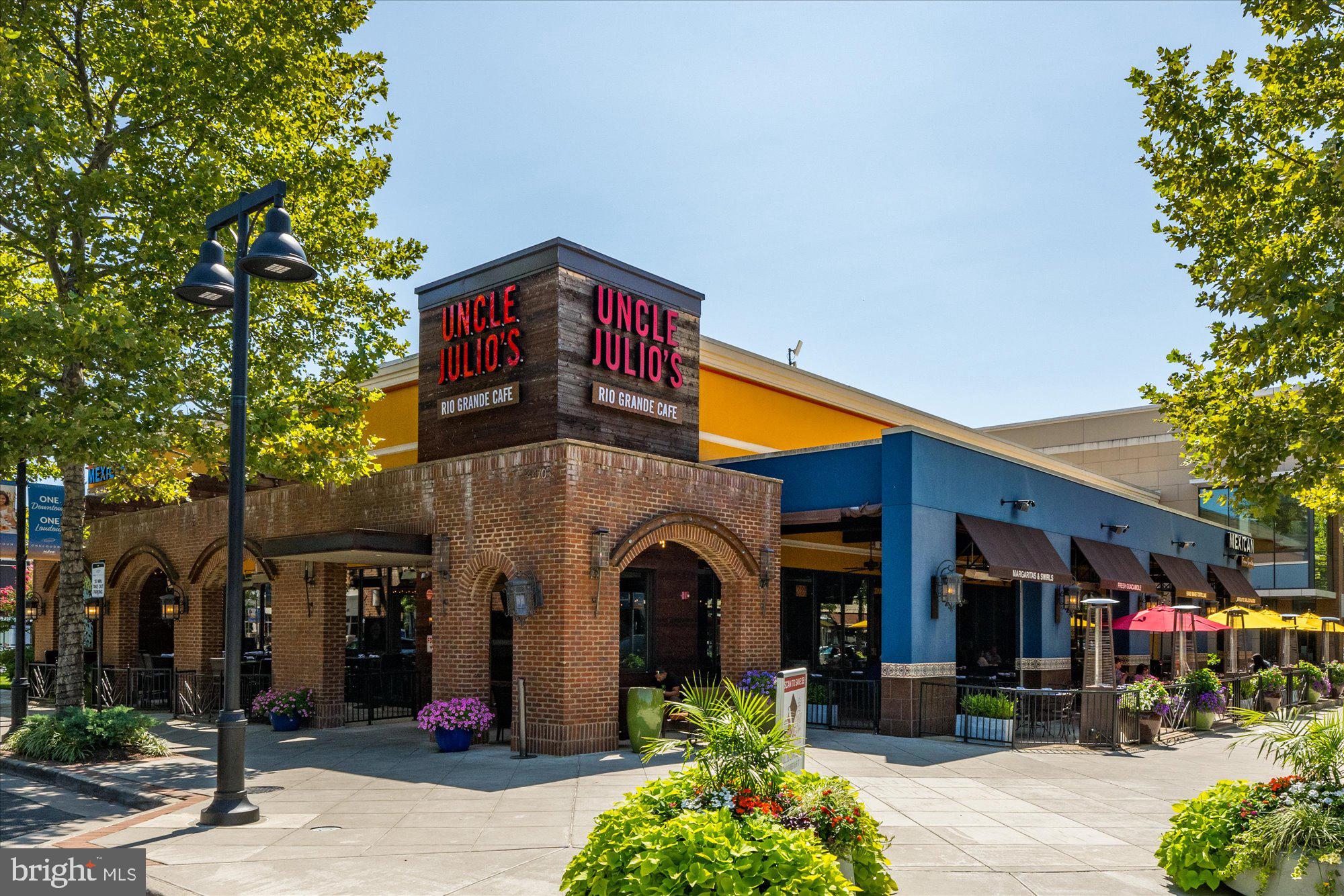 ONE LOUDOUN - Residential