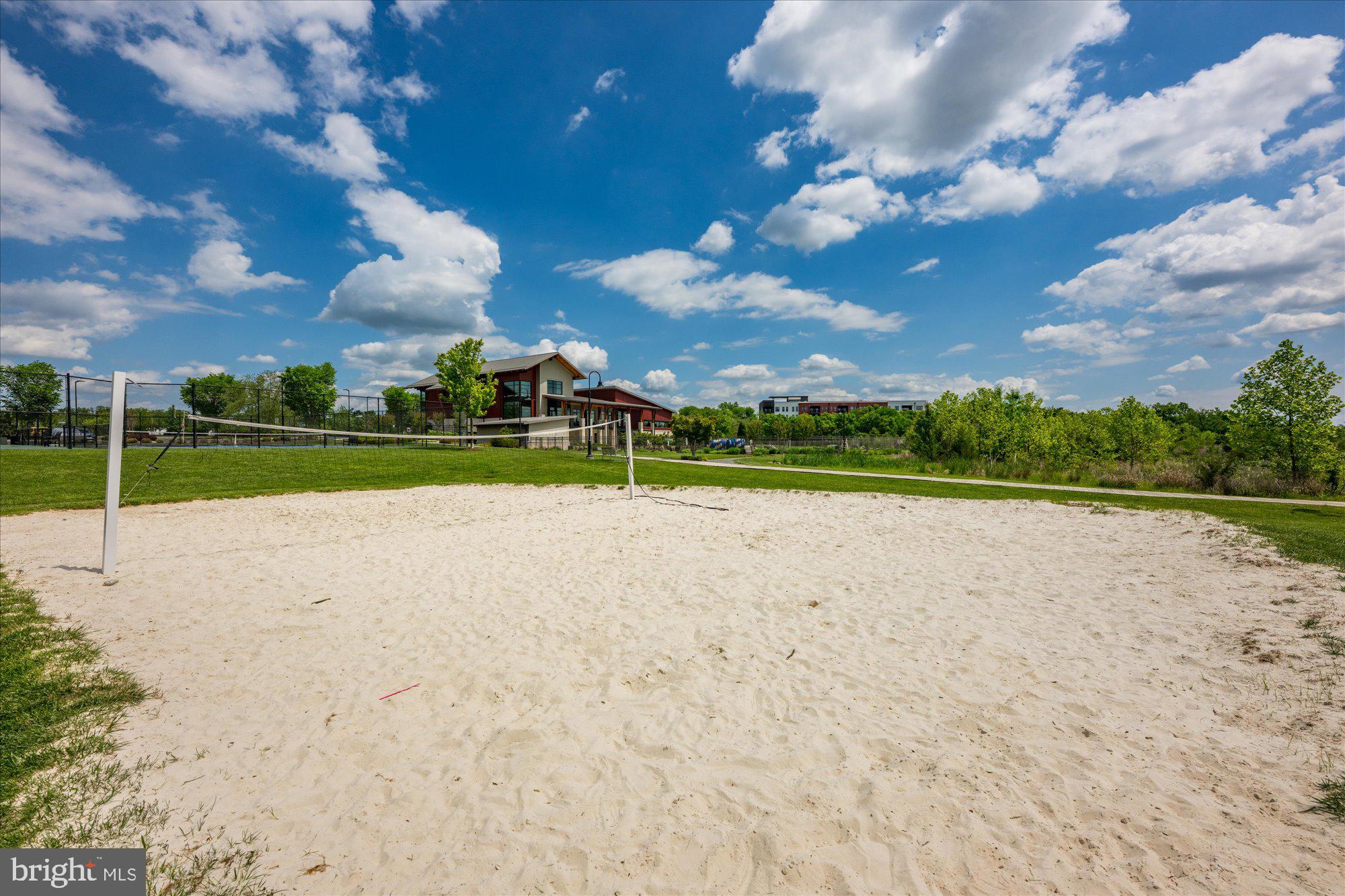 ONE LOUDOUN - Residential