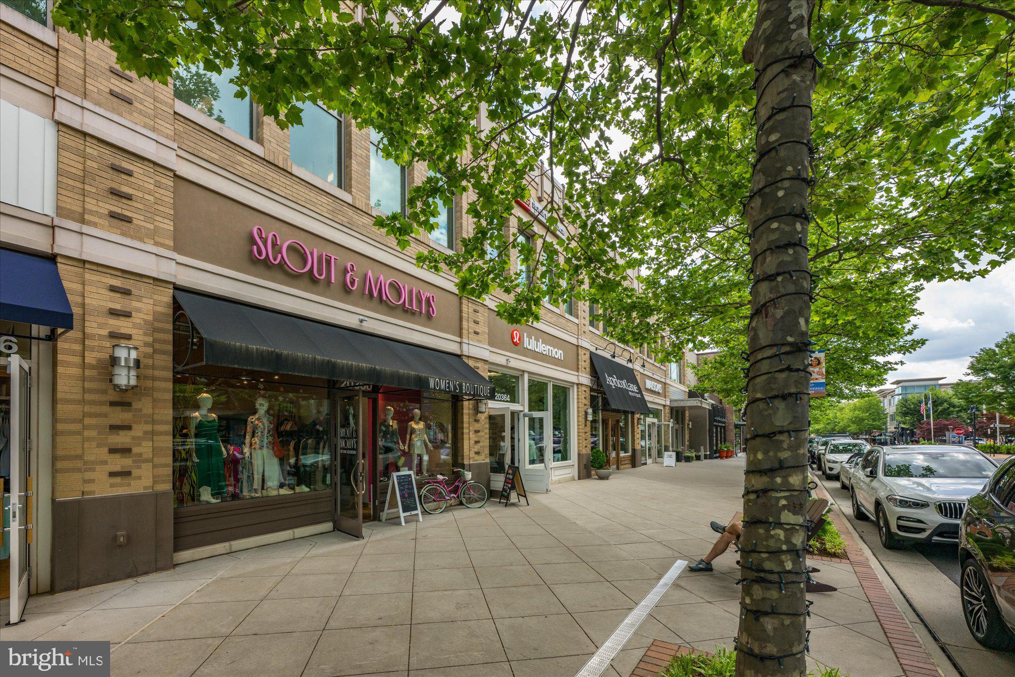 ONE LOUDOUN - Residential