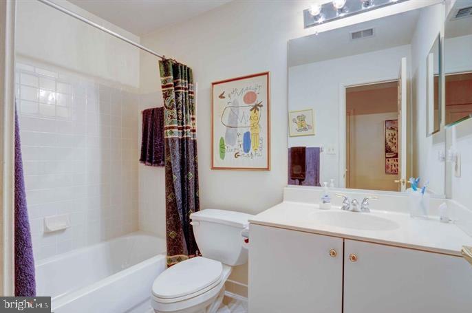 GREY ROCK VILLAS - Residential