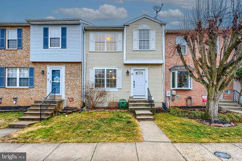 Townhouse For Sale - 11 Offspring Court<br/> PERRY HALL, MD 21128
