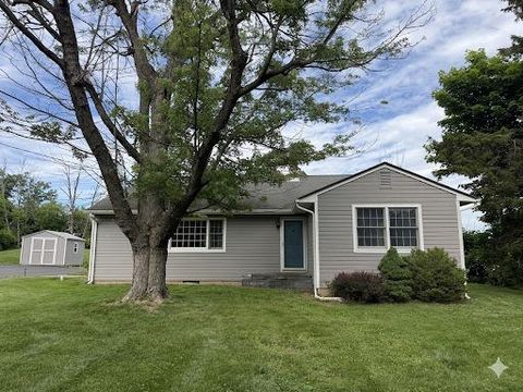 Homes For Sale - 12 Lake Drive<br/> Hunterdon County, LAMBERTVILLE, NJ 08530