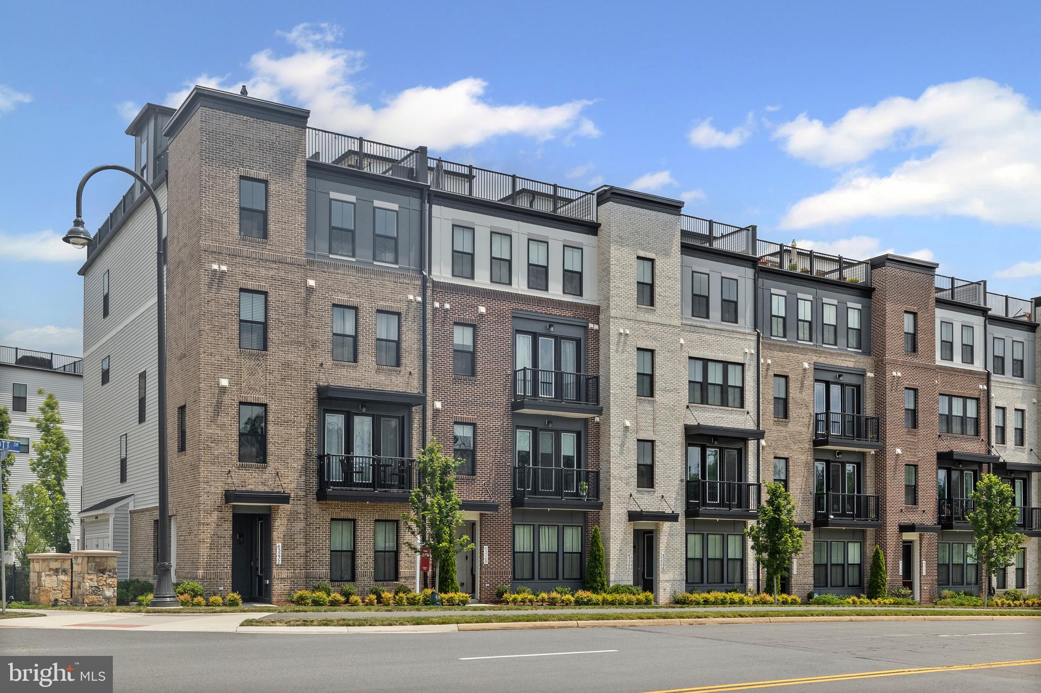 43270 FARRINGDON SQUARE