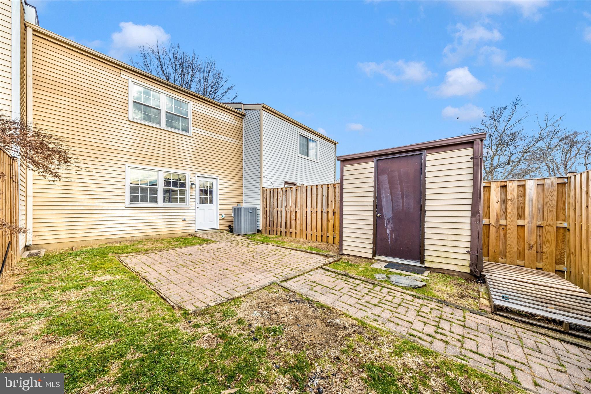 GLADE TOWN - Residential