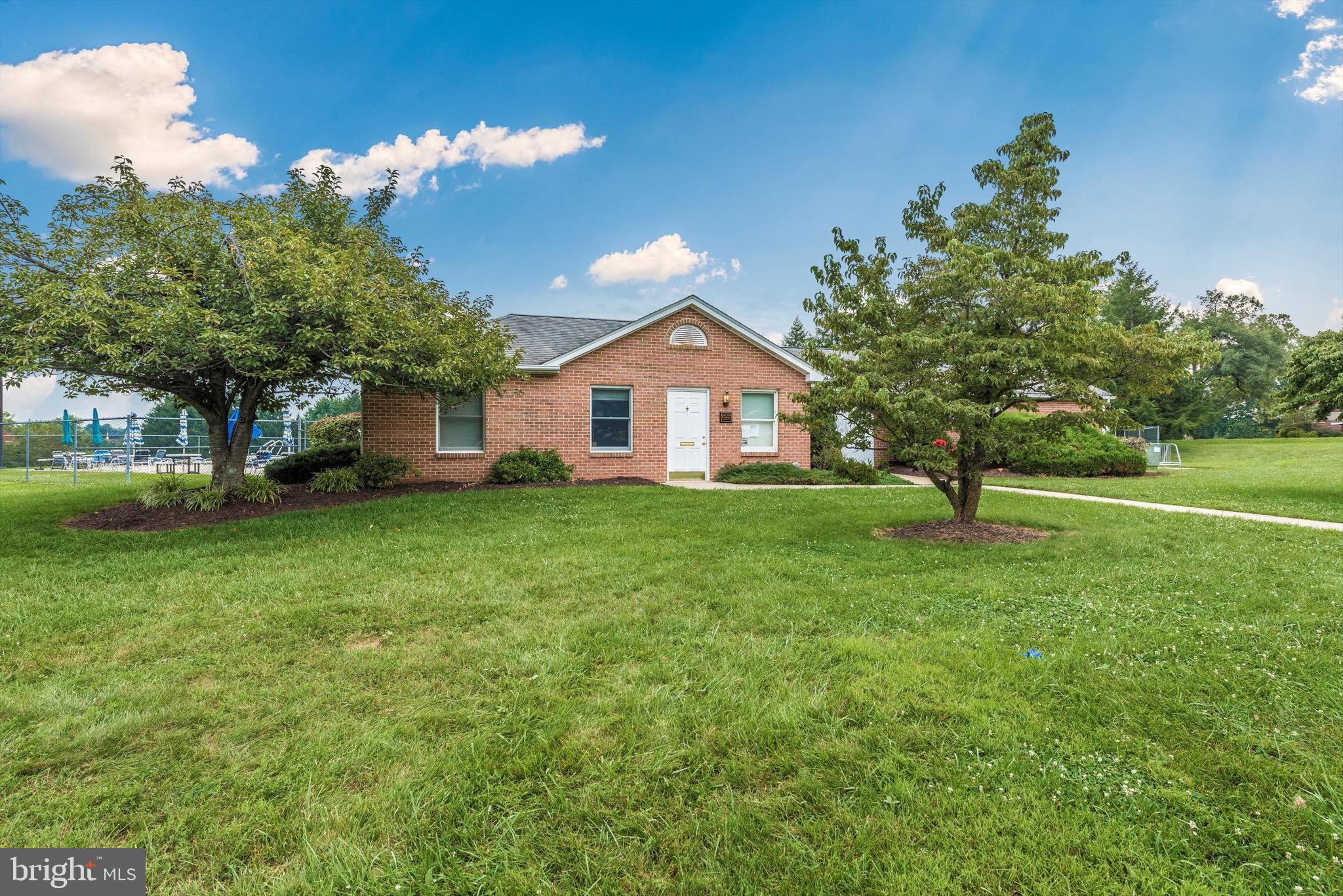 GLADE TOWN - Residential