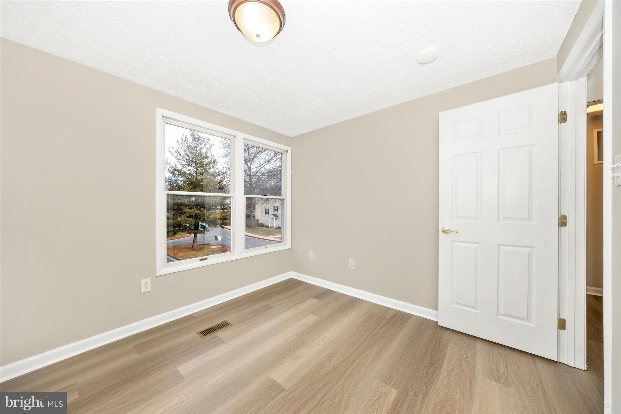 GLADE TOWN - Residential