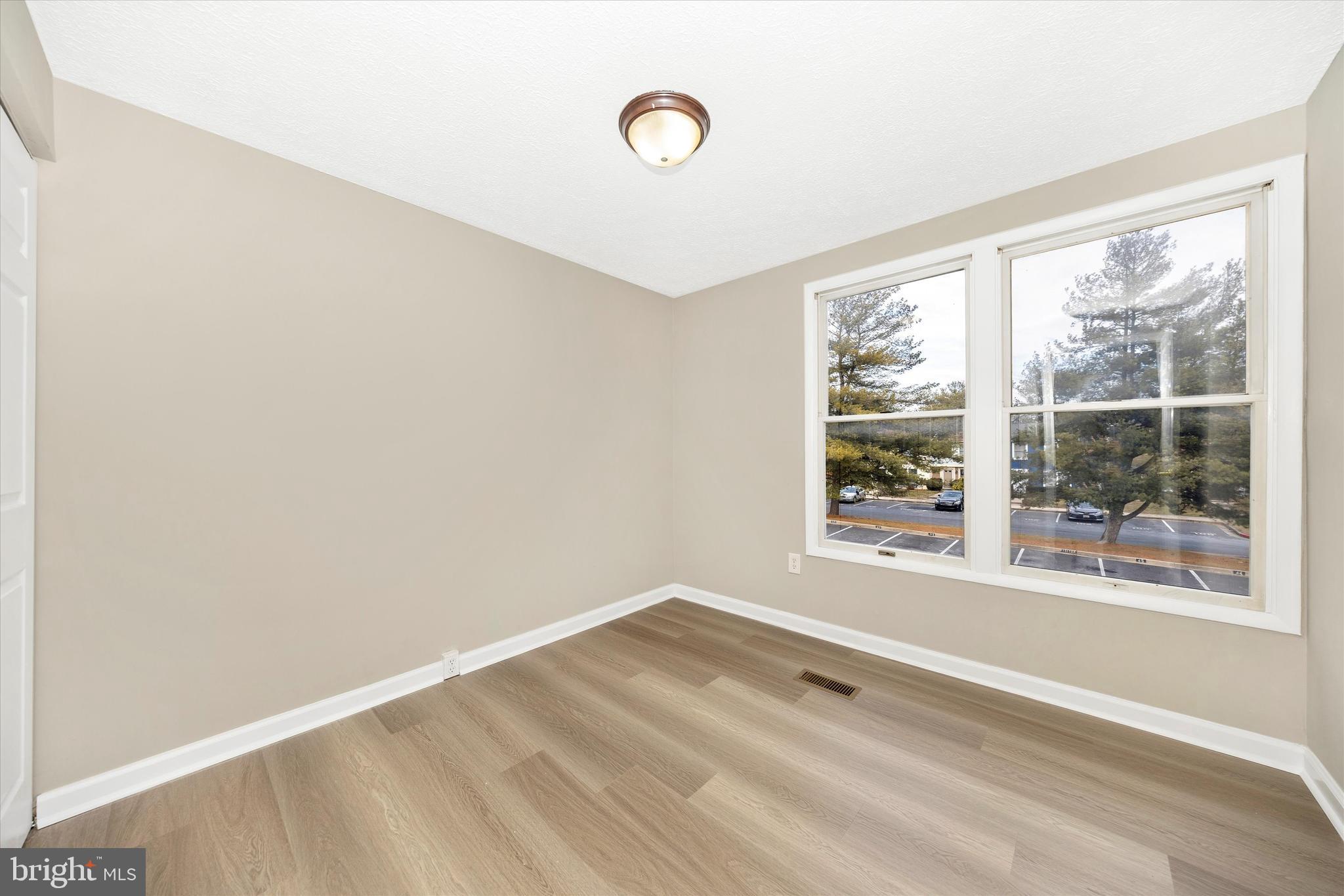 GLADE TOWN - Residential