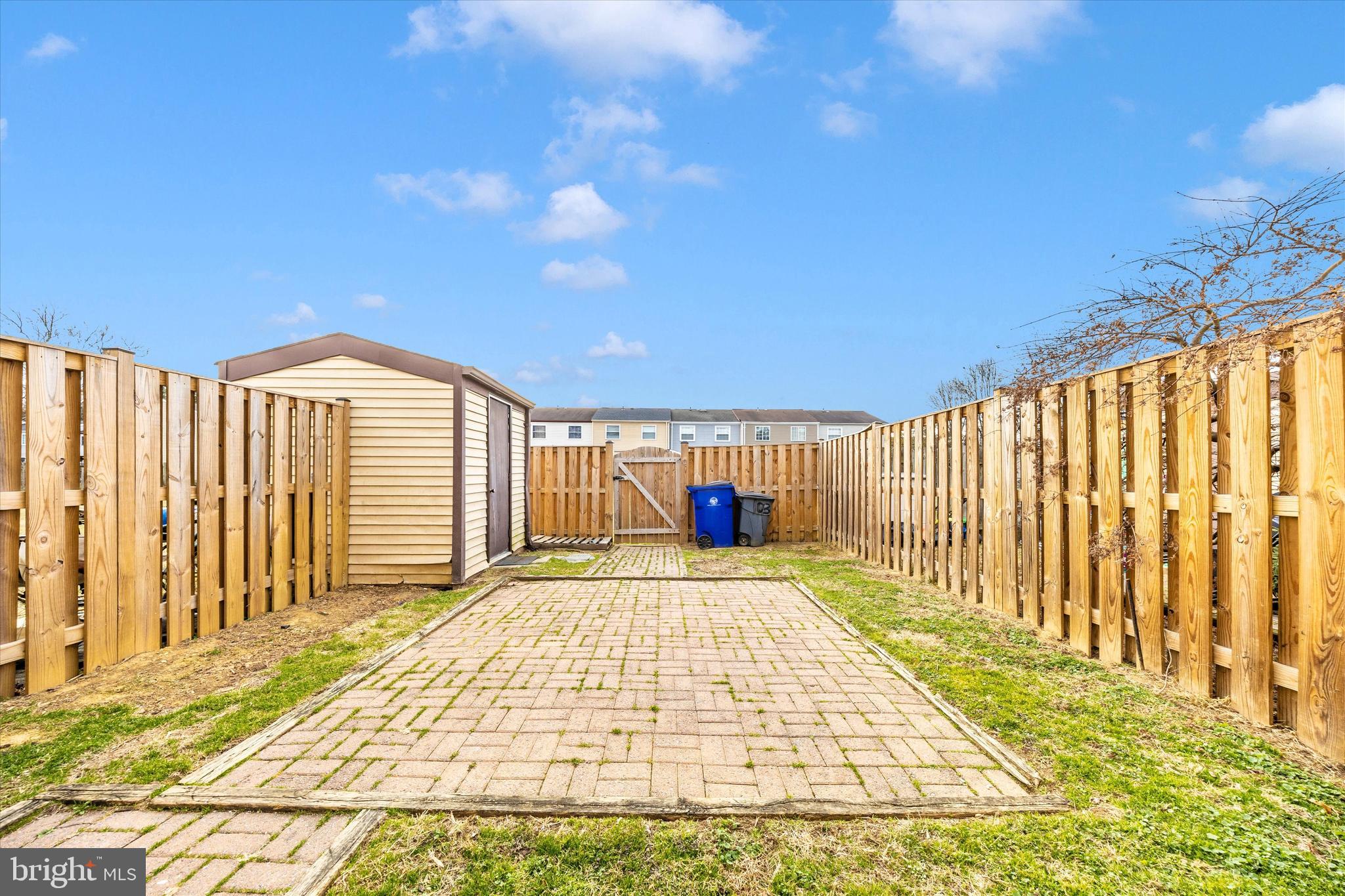 GLADE TOWN - Residential