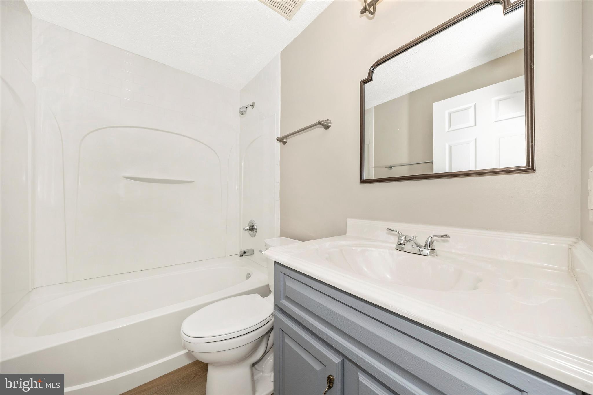 GLADE TOWN - Residential