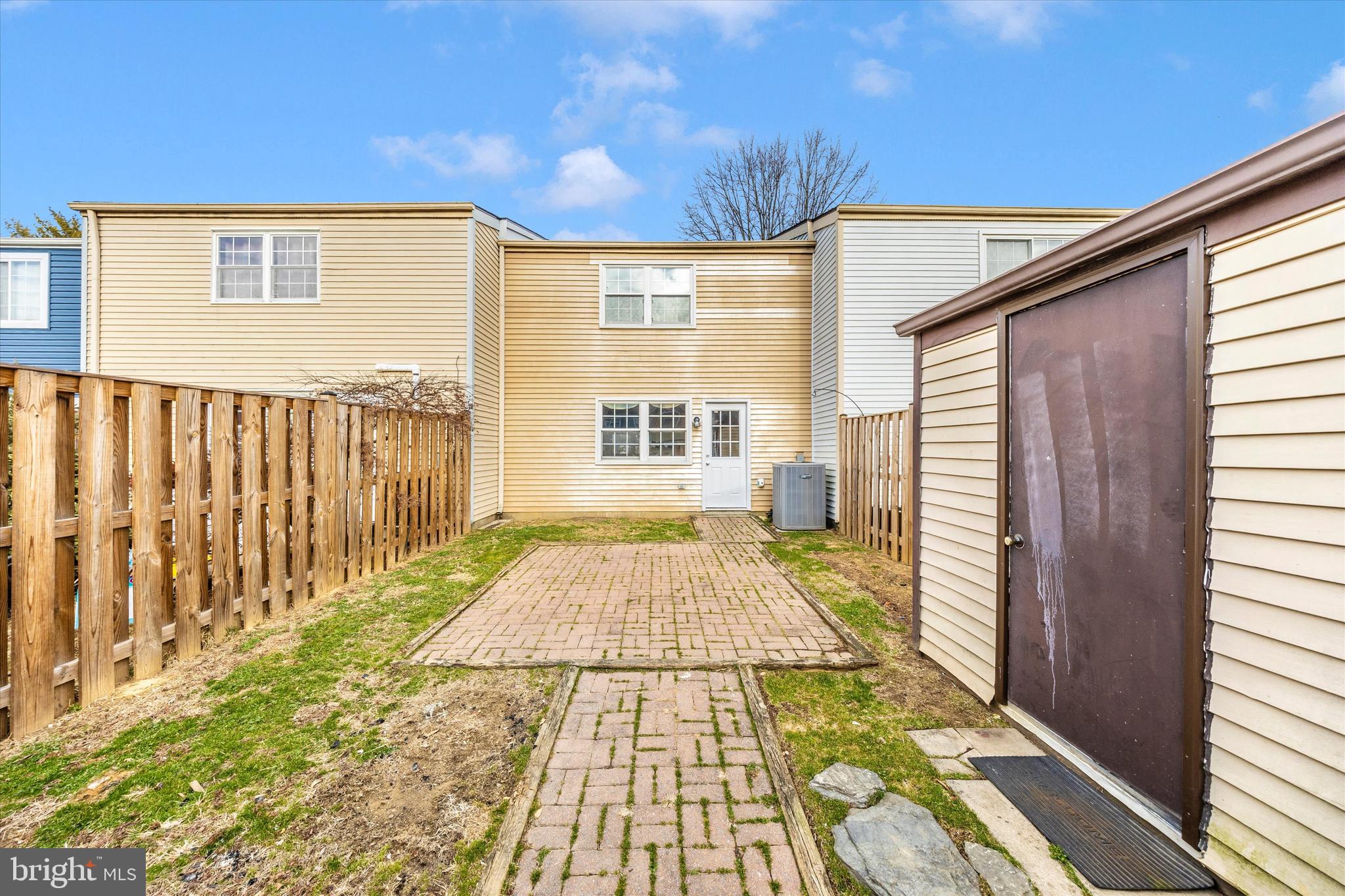 GLADE TOWN - Residential