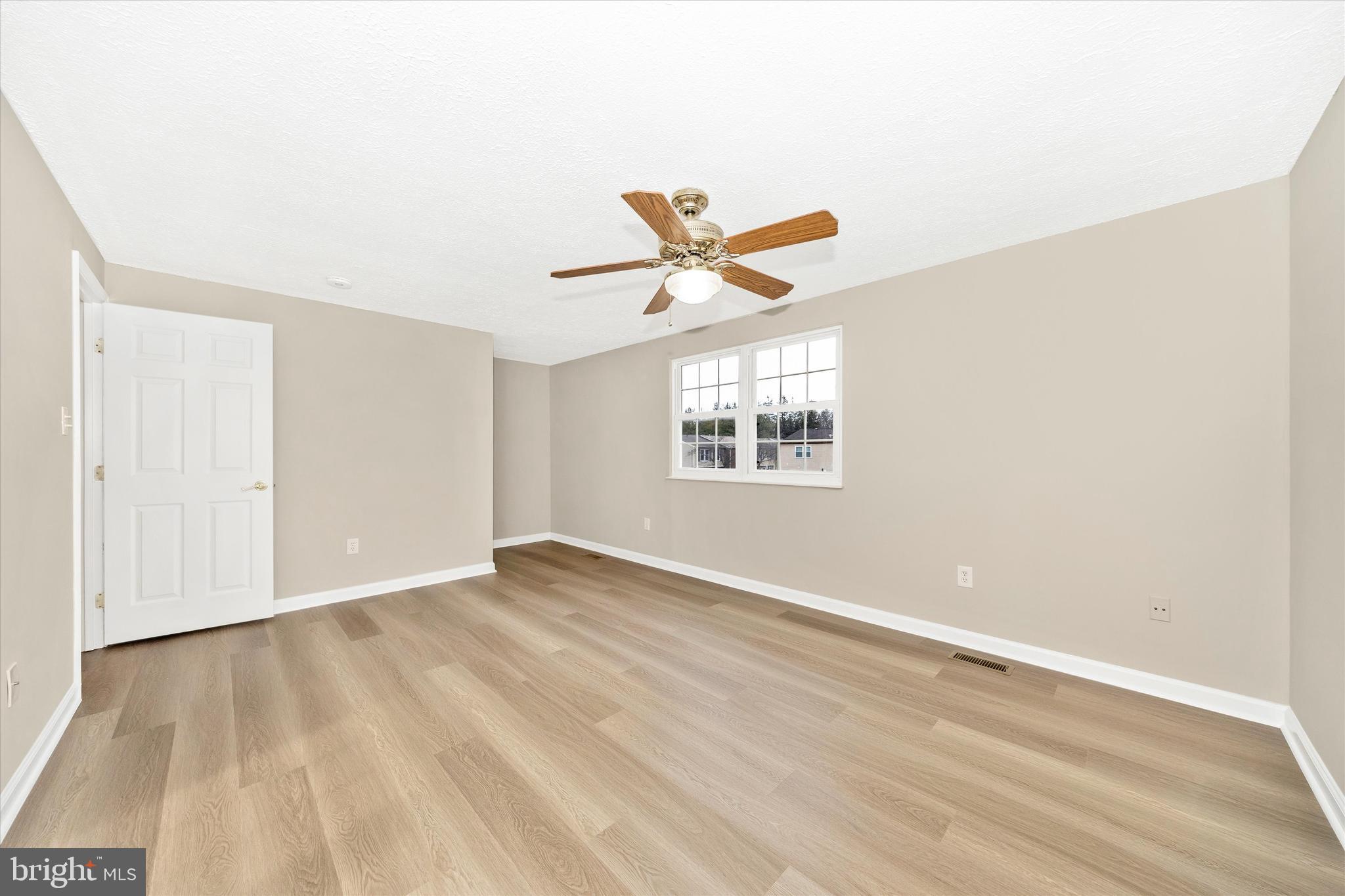 GLADE TOWN - Residential