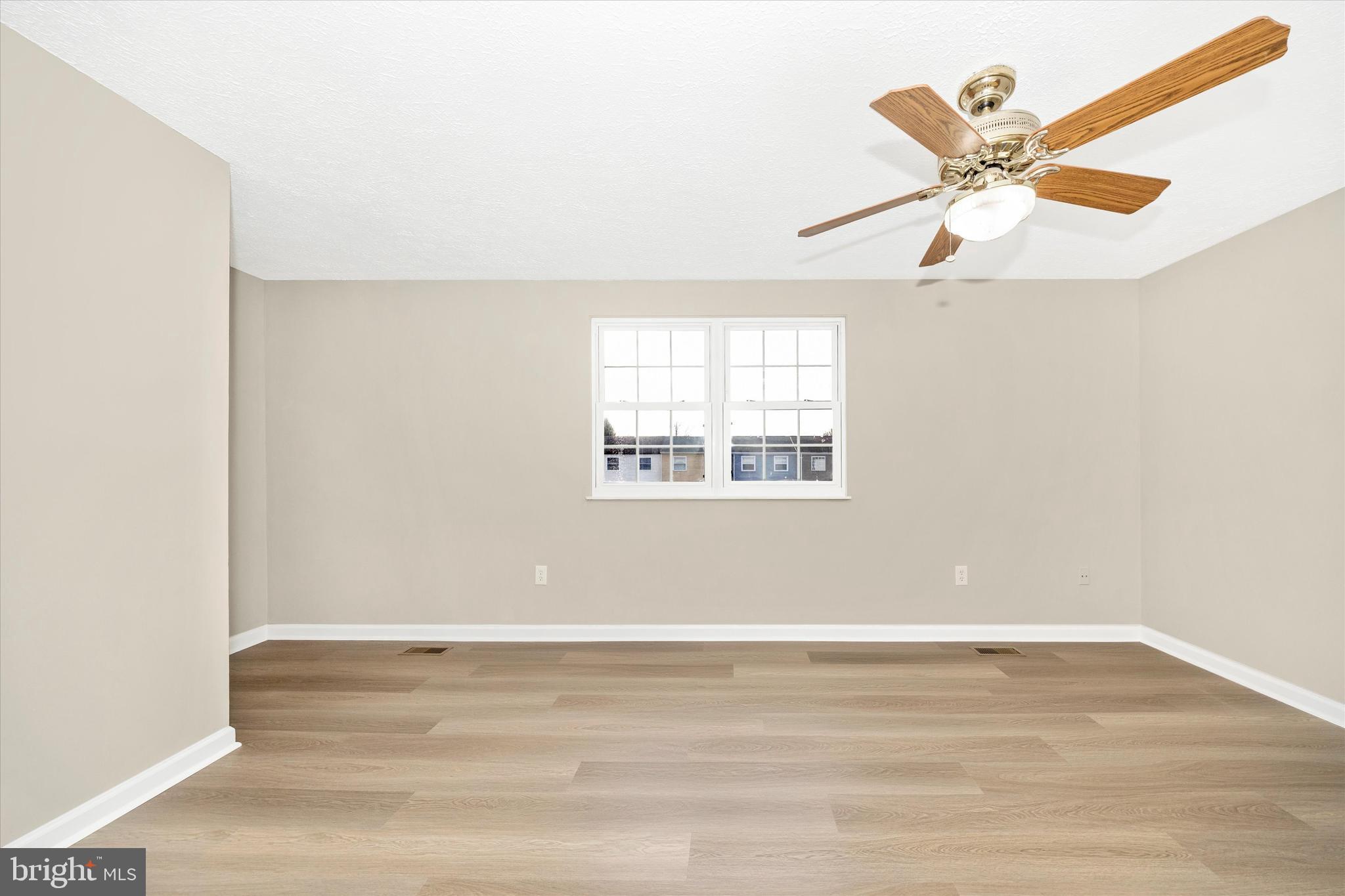 GLADE TOWN - Residential