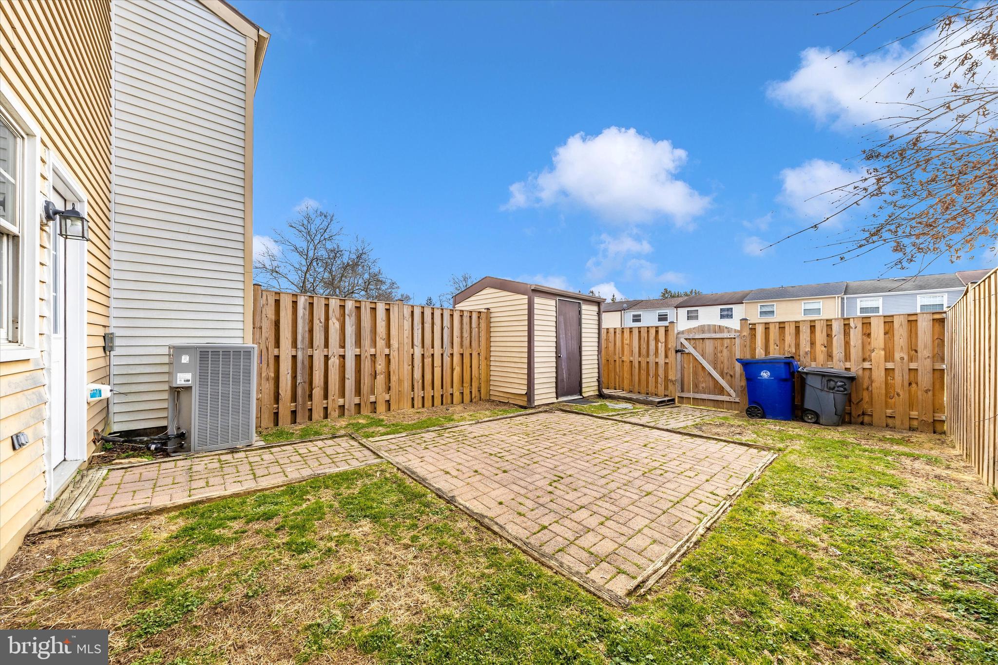 GLADE TOWN - Residential