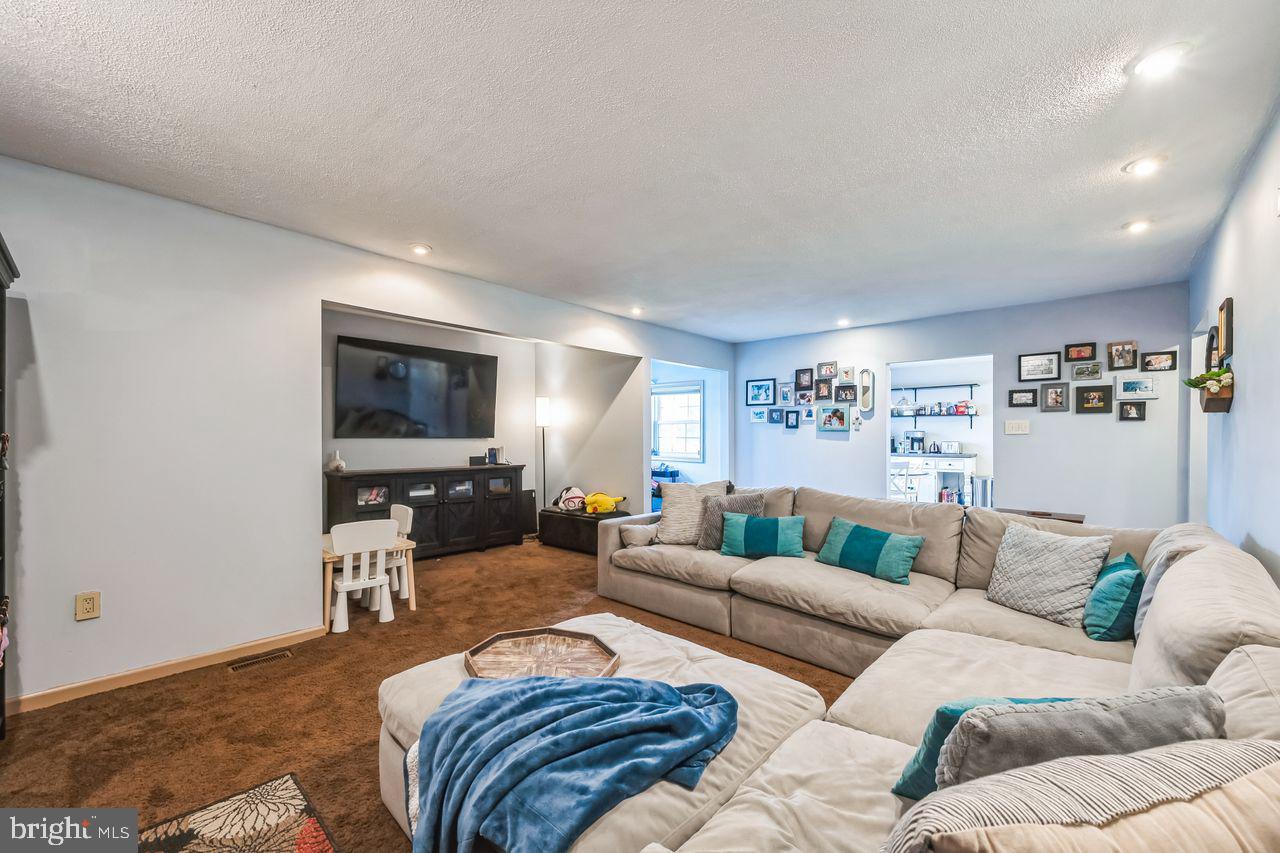 PEBBLE BROOK - Residential