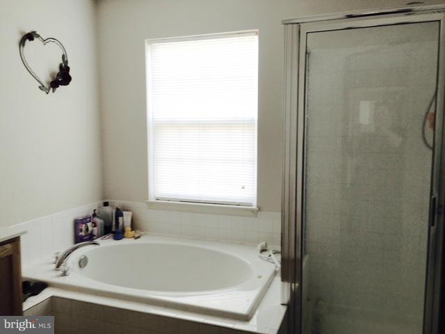 LAKELAND PLACE - Residential