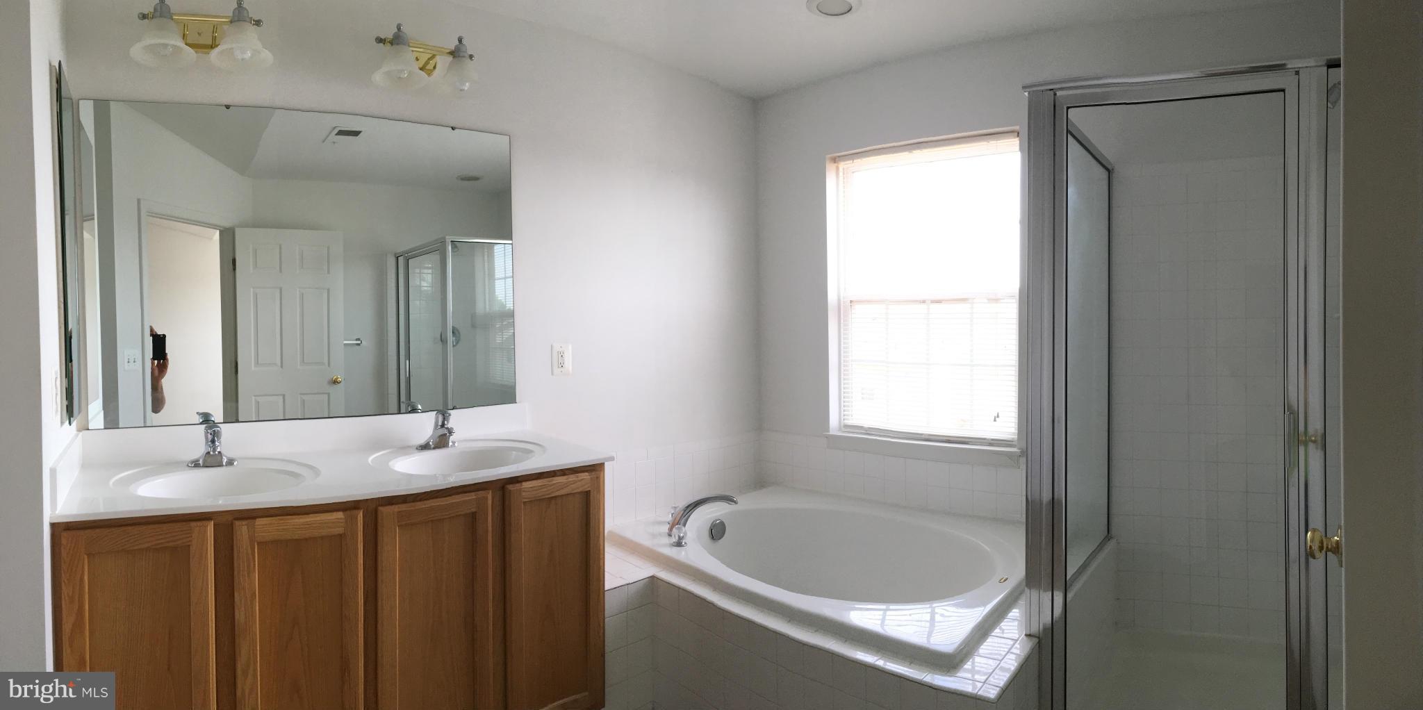 LAKELAND PLACE - Residential