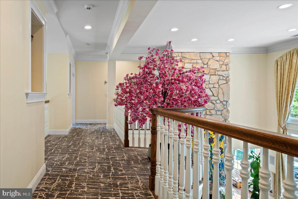KINGSWOOD II - Residential