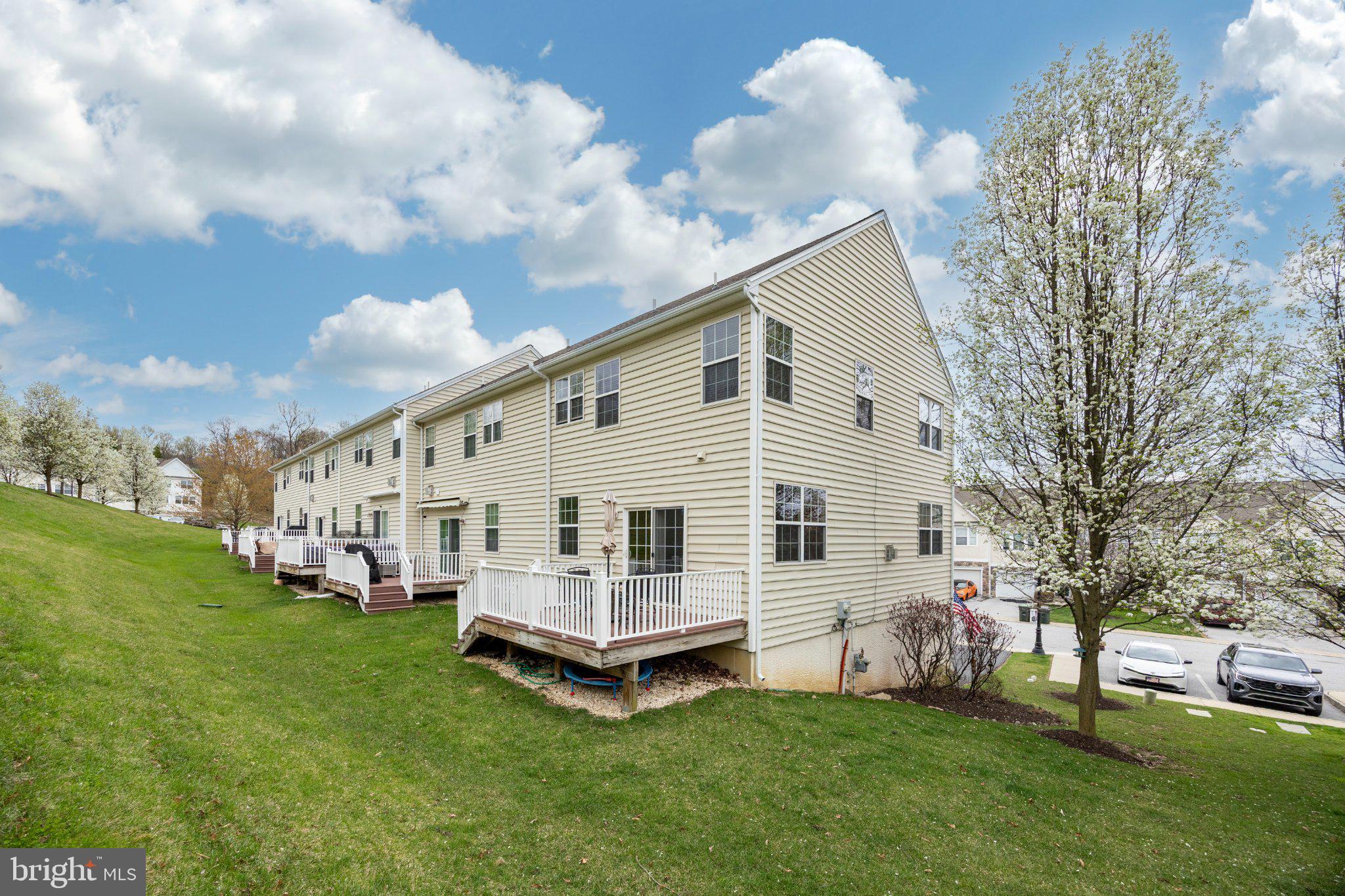 MEWS AT BAILEY STATION - Residential