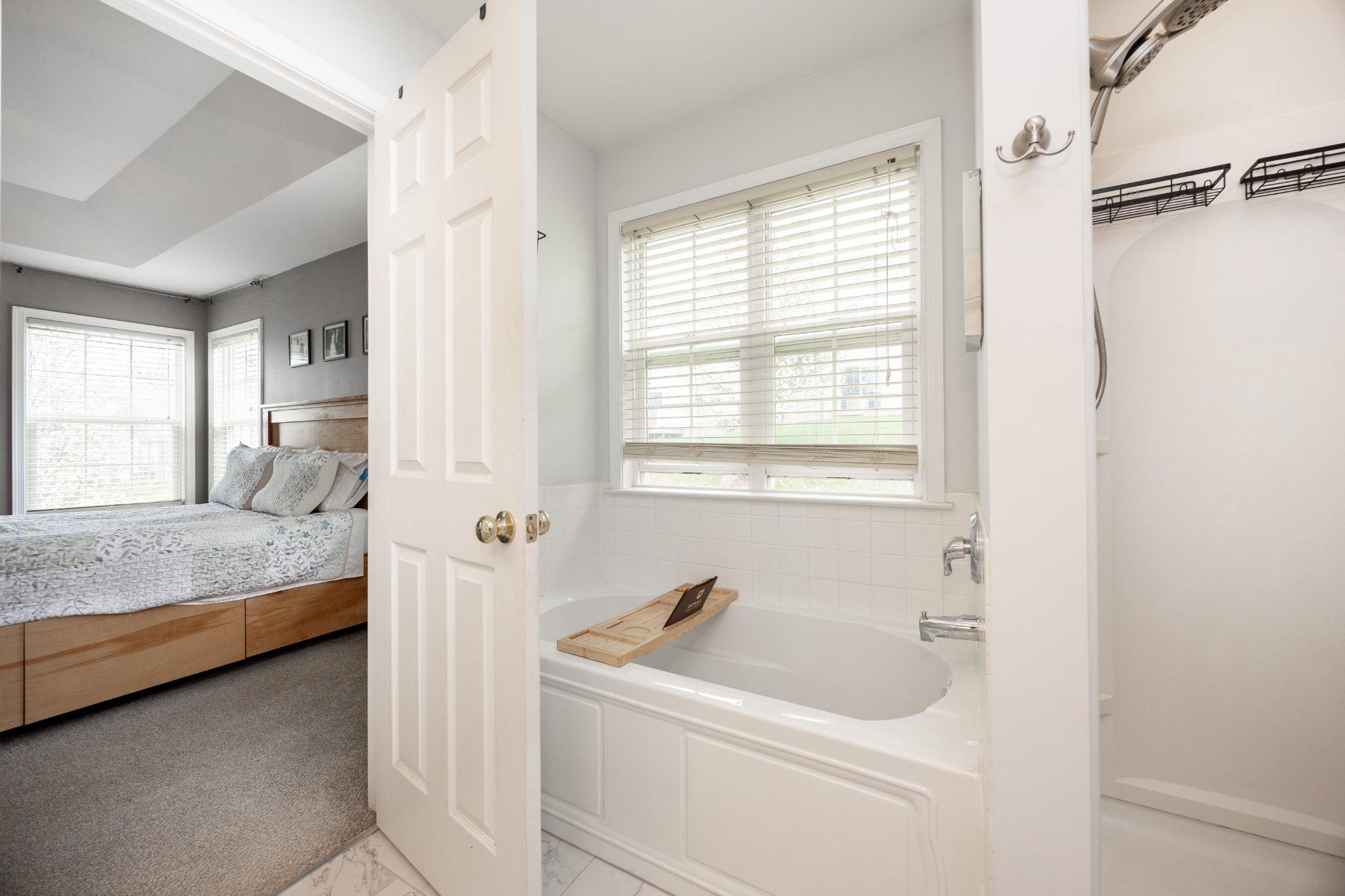 MEWS AT BAILEY STATION - Residential