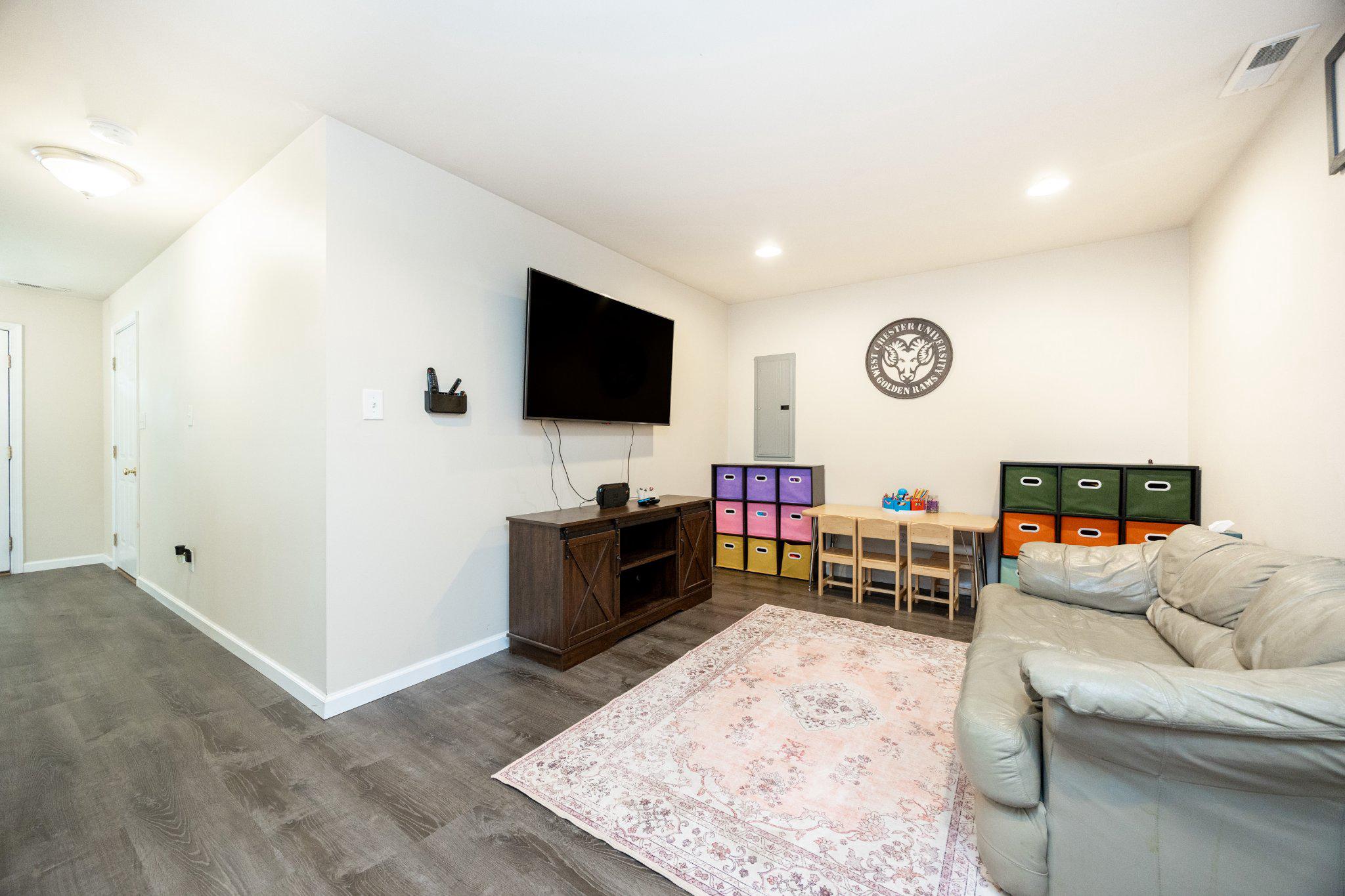 MEWS AT BAILEY STATION - Residential