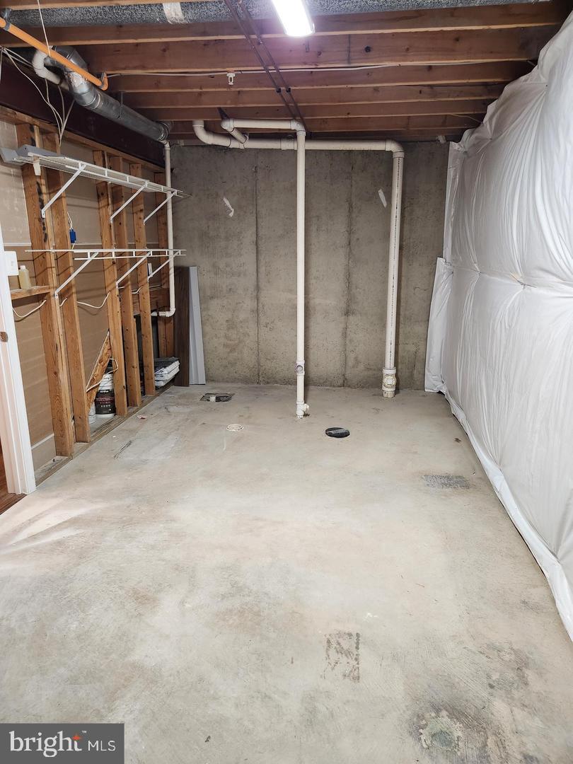 SENECA HARBOR - Residential Lease