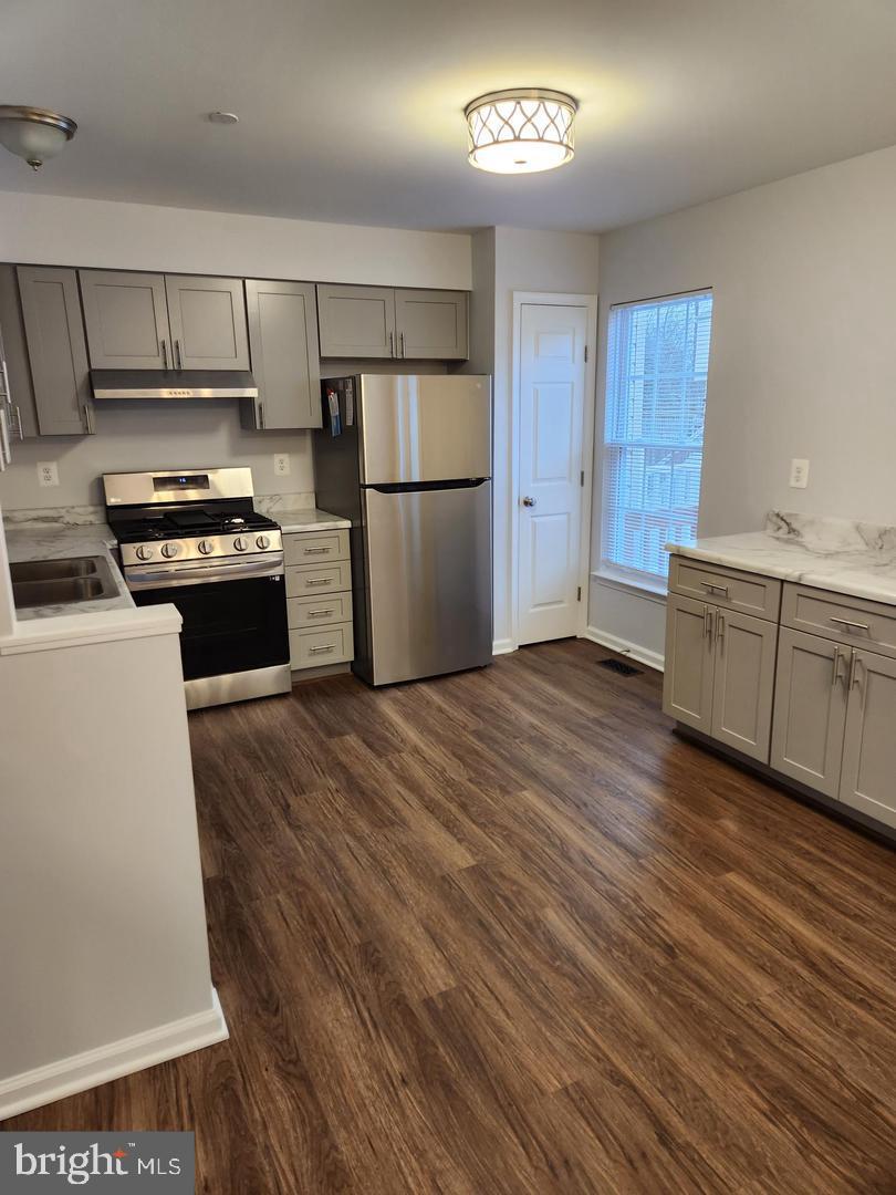 SENECA HARBOR - Residential Lease