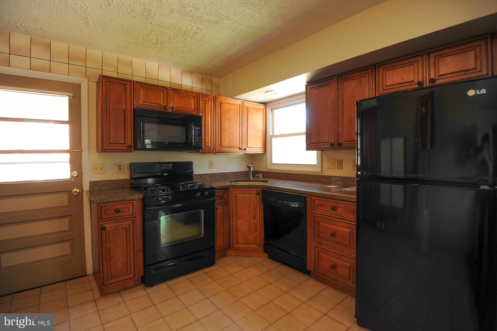 MONTICELLO FOREST - Residential Lease